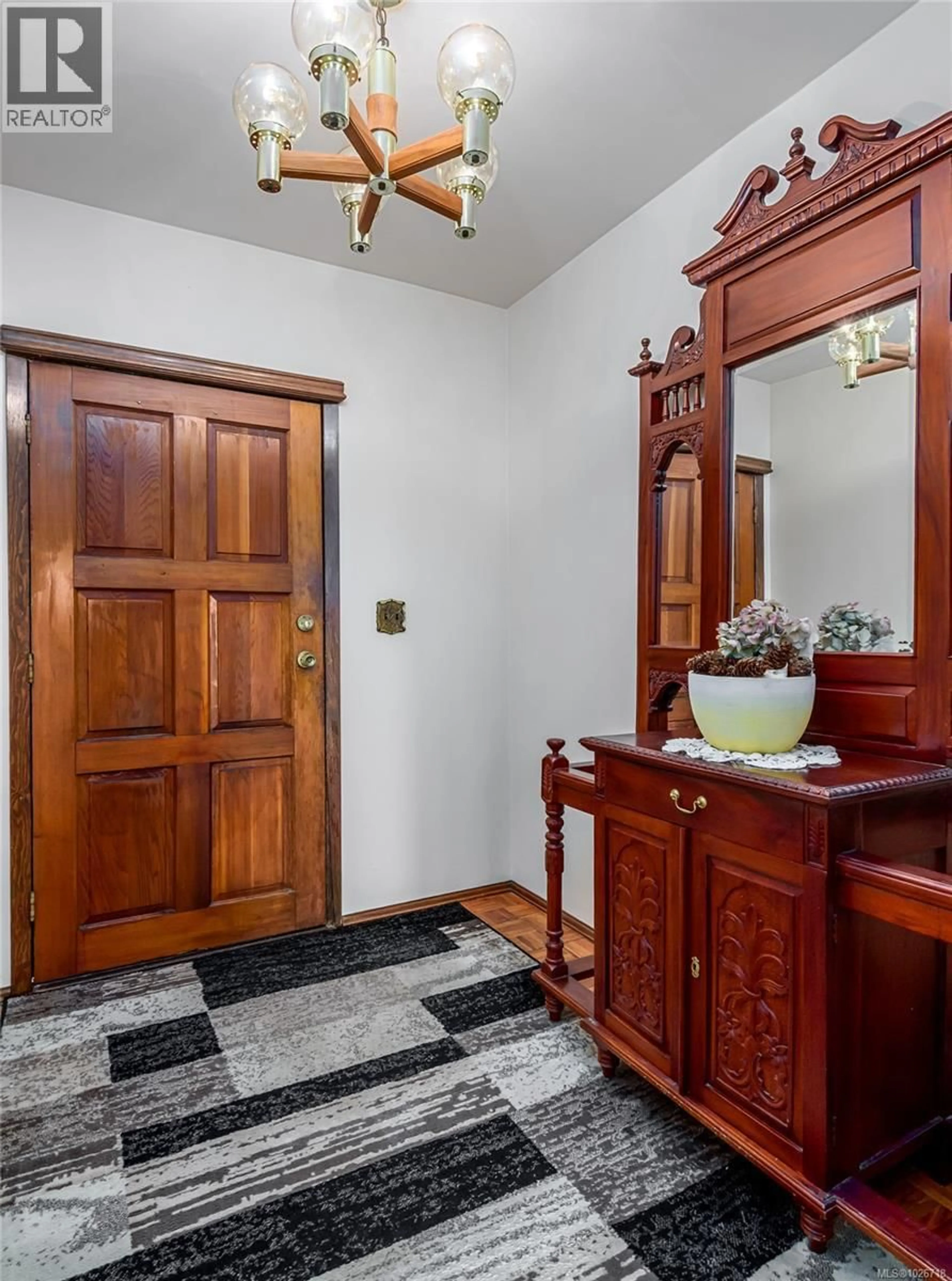 Indoor foyer for 9437 MARTIN PARK DRIVE, Black Creek British Columbia V9J1C3