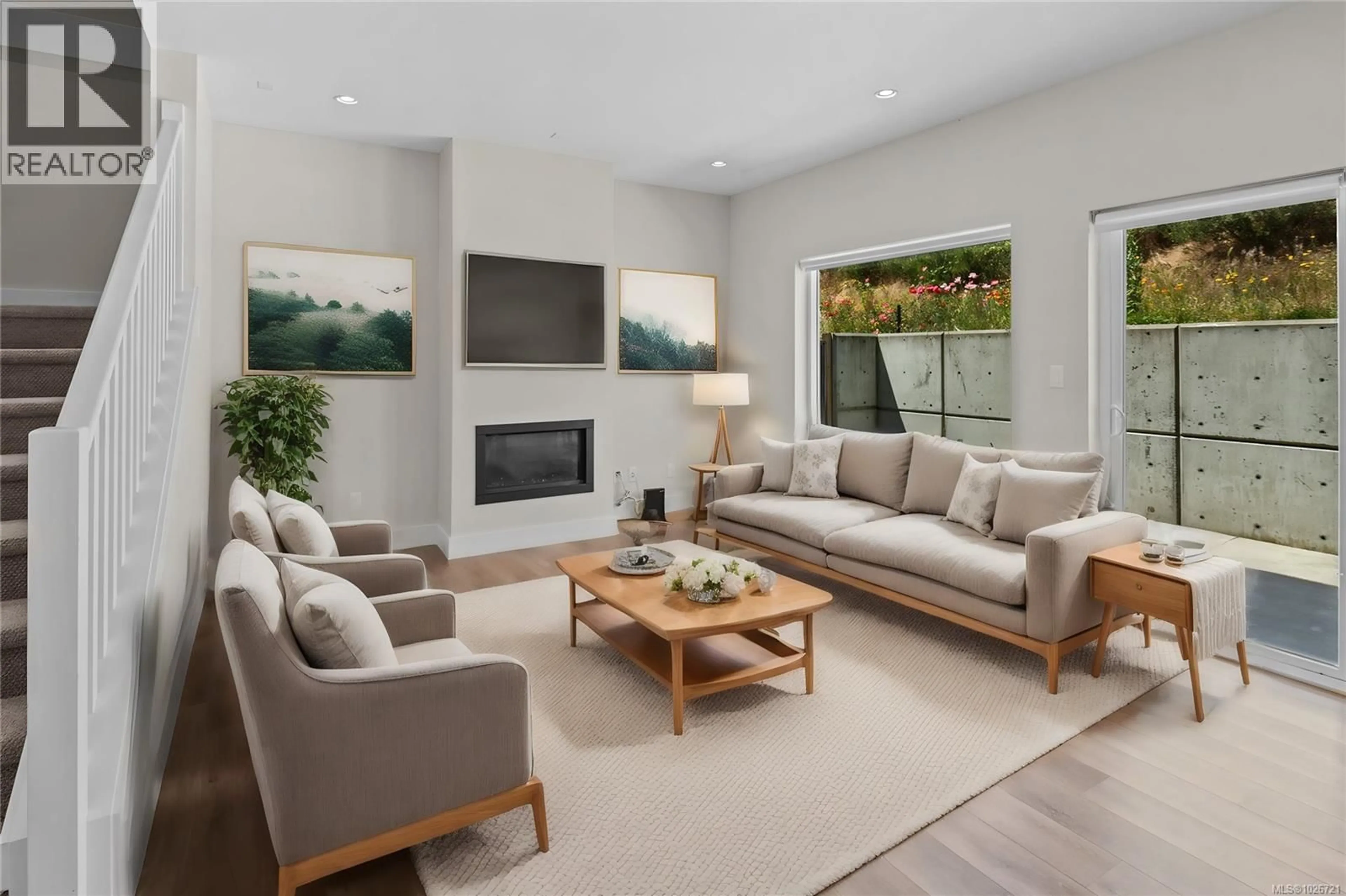 Living room with furniture, unknown for 326 LONE OAK PLACE, Langford British Columbia V9B0X3