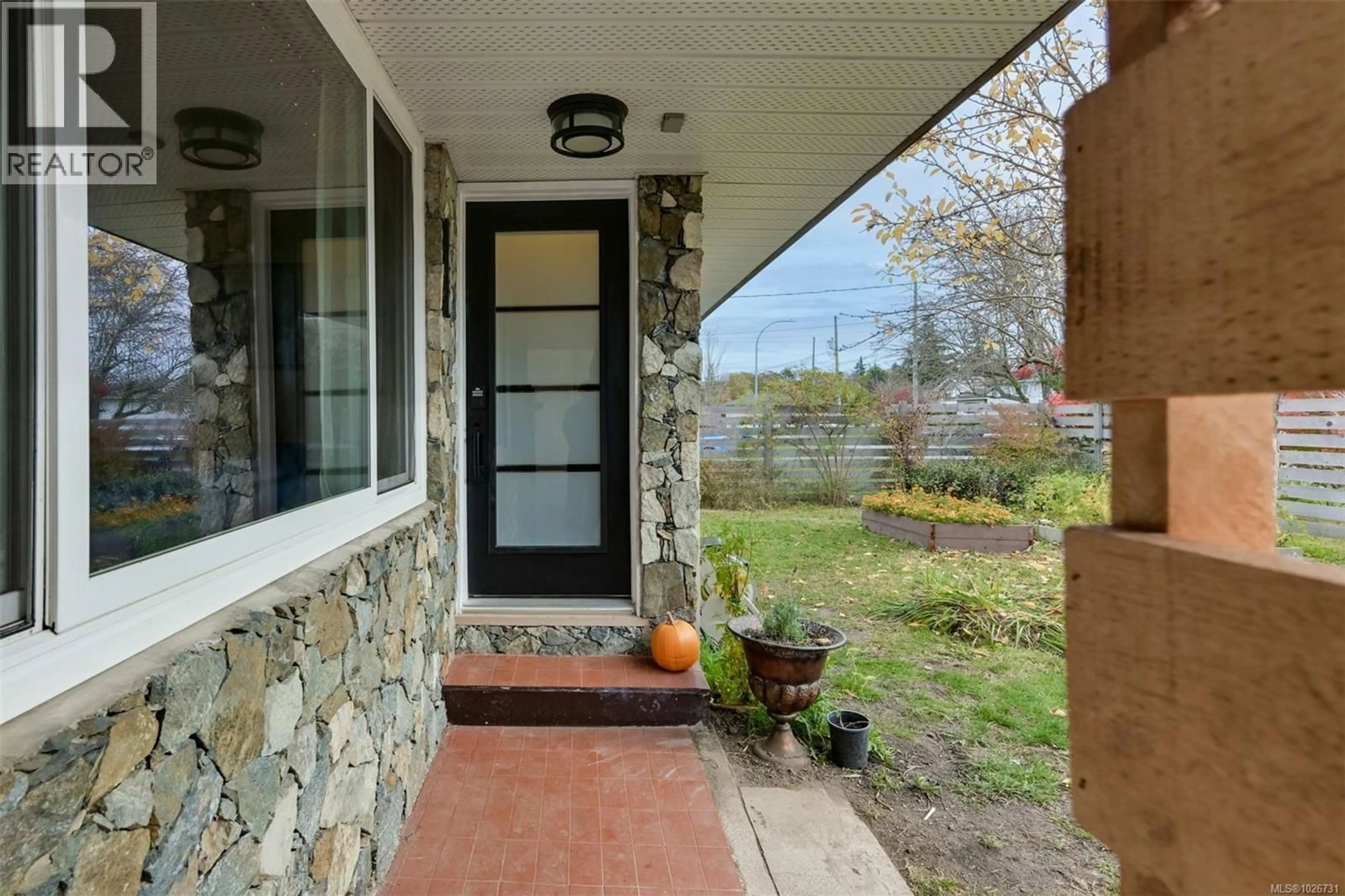 Unknown for 1680 SHERIDAN AVENUE, Saanich British Columbia V8P3B3