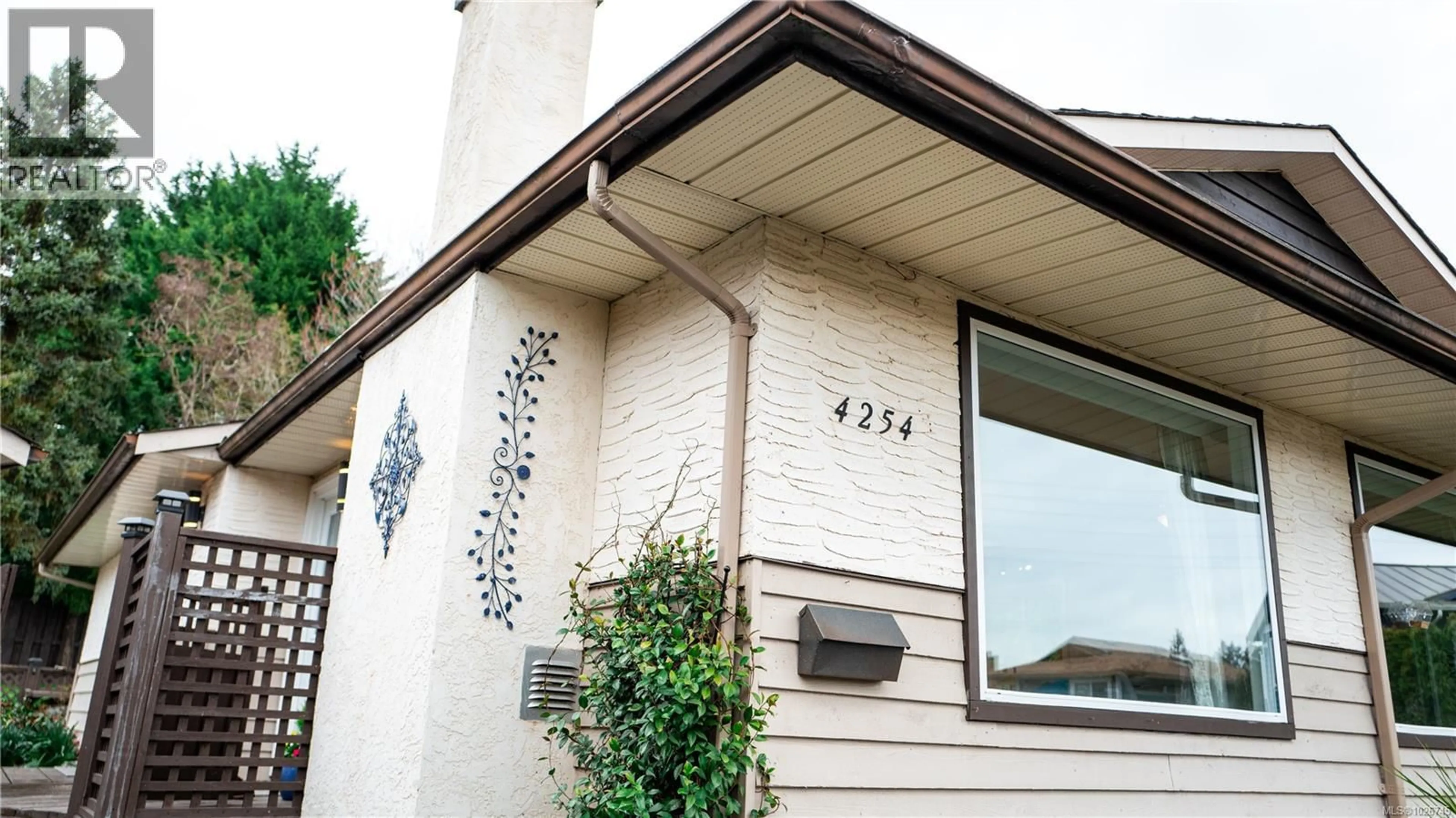 Unknown for 4254 HAYDEN COURT, Saanich British Columbia V8Z6S2