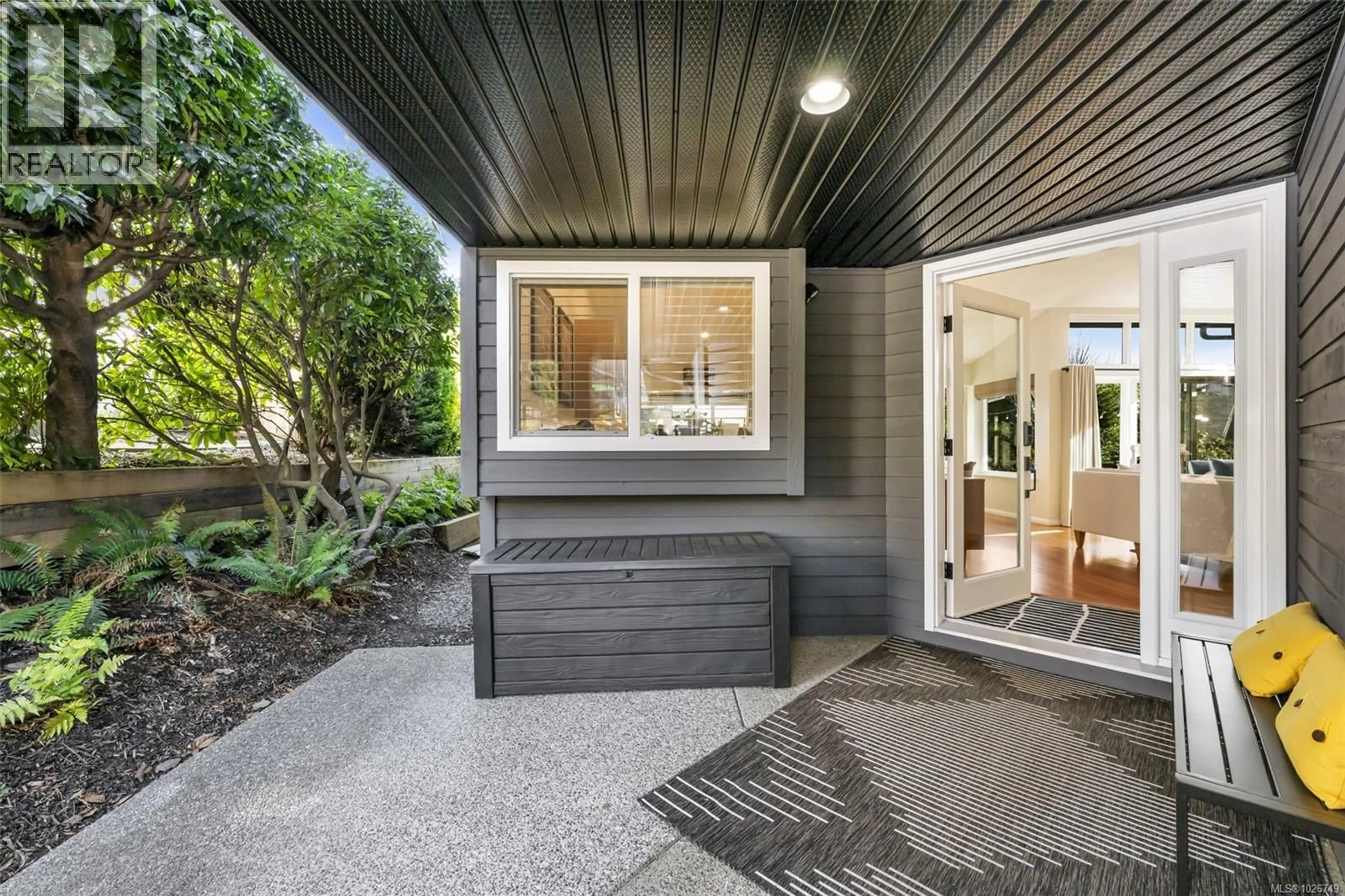 Indoor entryway for 72 MARINE DRIVE, Cobble Hill British Columbia V8H0K8