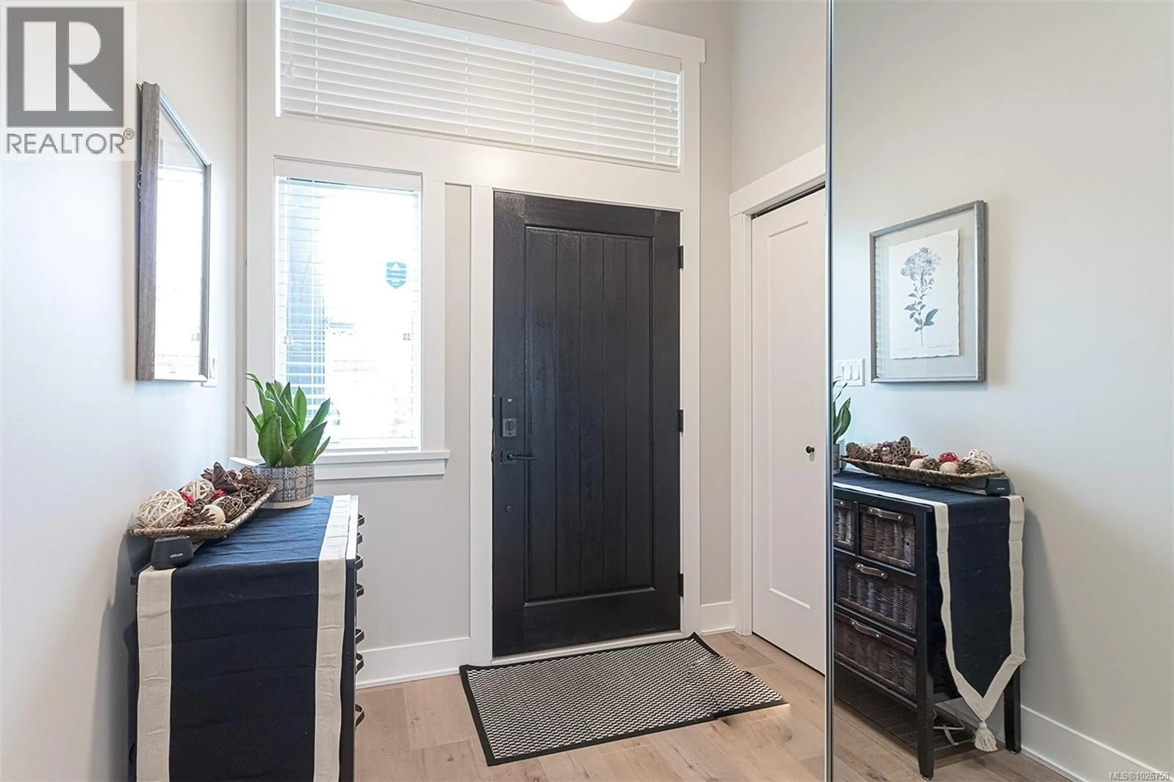 Indoor entryway for 1307 FLINT AVENUE, Langford British Columbia V9B0Z8