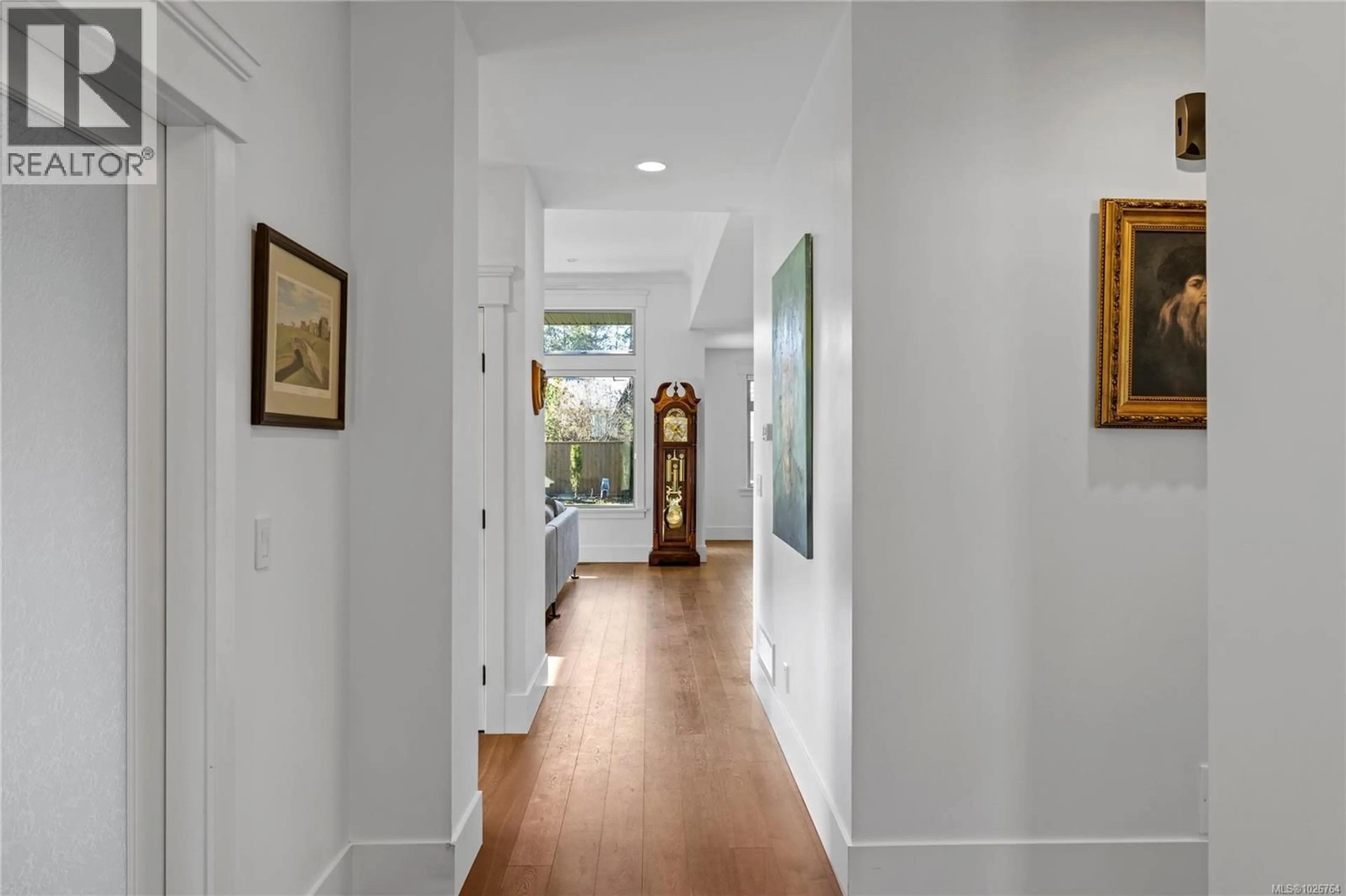 Indoor entryway for 628 NASSAU CRESCENT, Qualicum Beach British Columbia V9K1C4