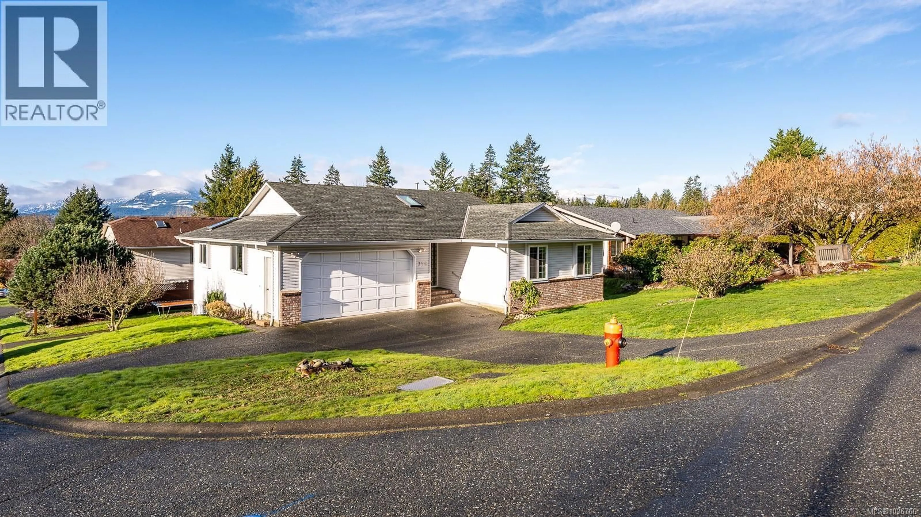 A pic from outside/outdoor area/front of a property/back of a property/a pic from drone, street for 398 PANORAMA CRESCENT, Courtenay British Columbia V9N6V2
