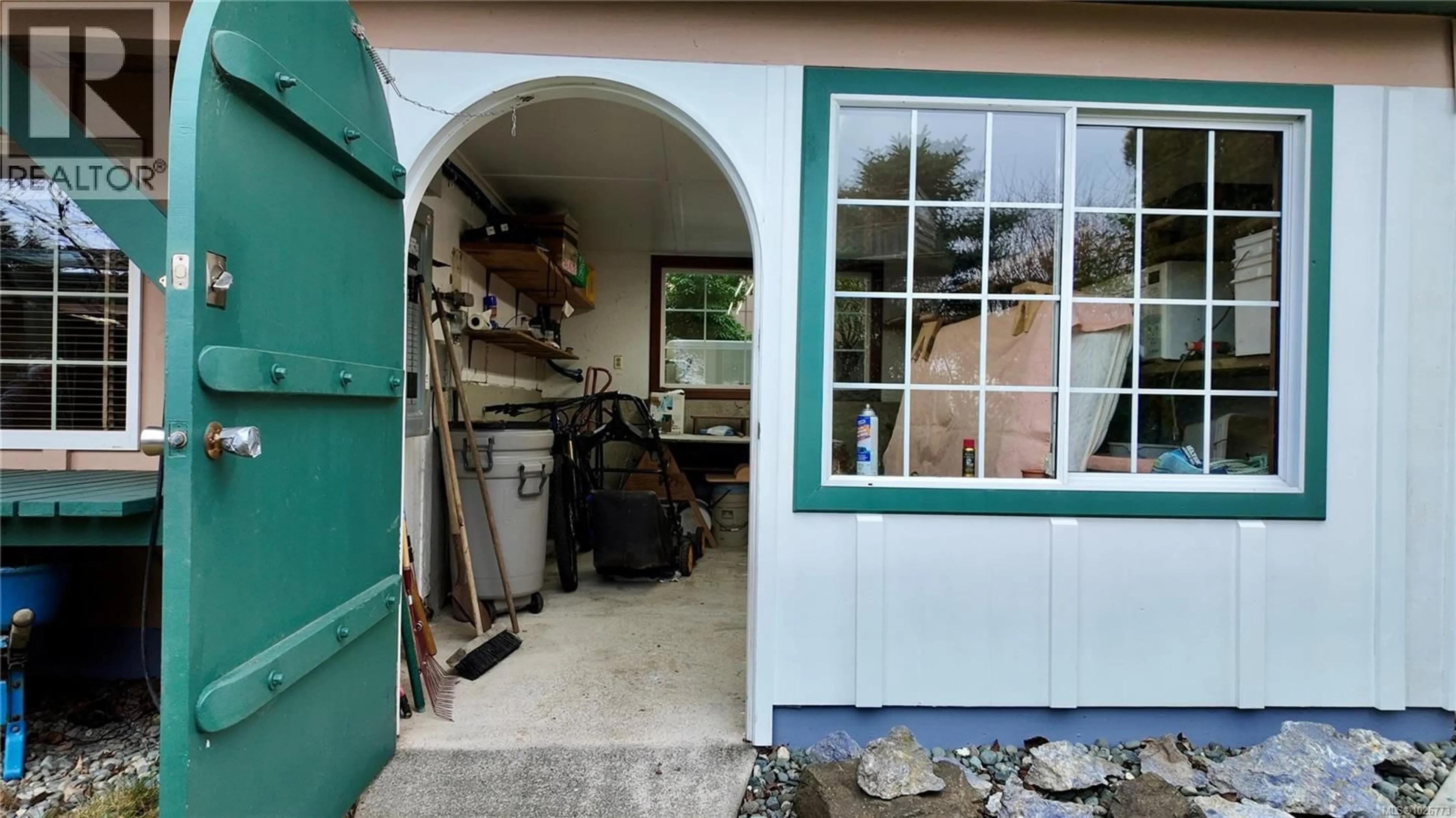 Indoor garage for 7710 CEDAR PLACE, Port Hardy British Columbia V0N2P0