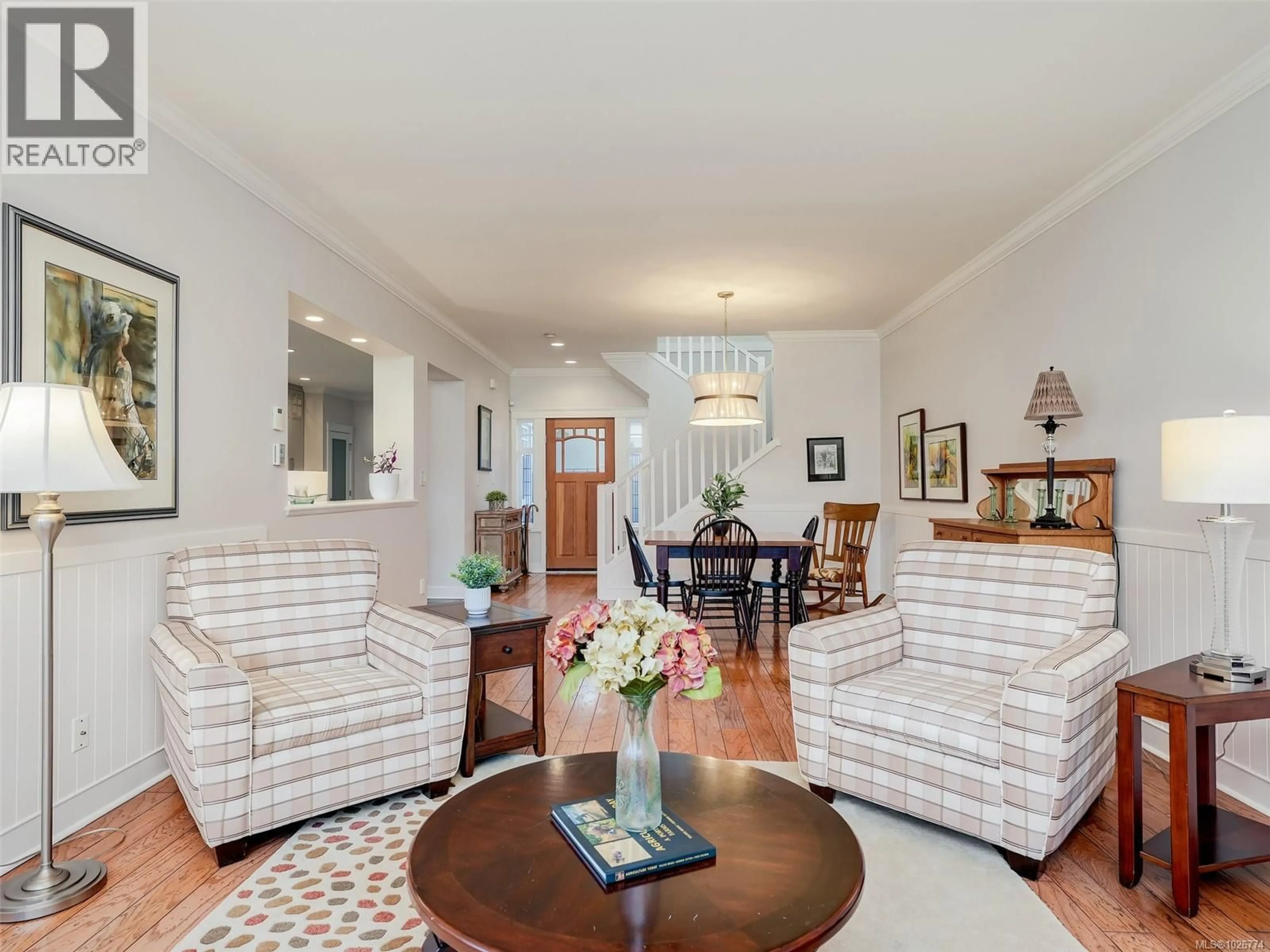 Living room with furniture, unknown for 571 CASELTON PLACE, Saanich British Columbia V8Z7Y5