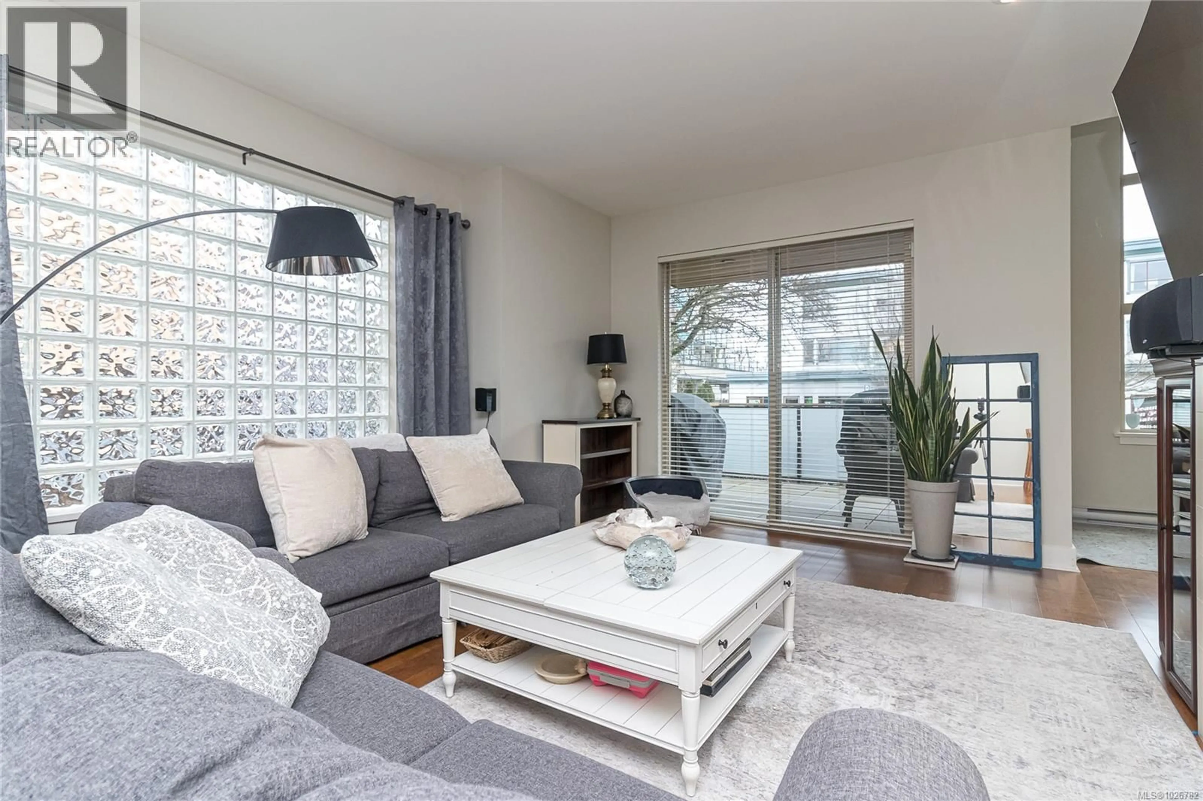 Living room with furniture, unknown for 9710 FIFTH STREET, Sidney British Columbia V8V0B3