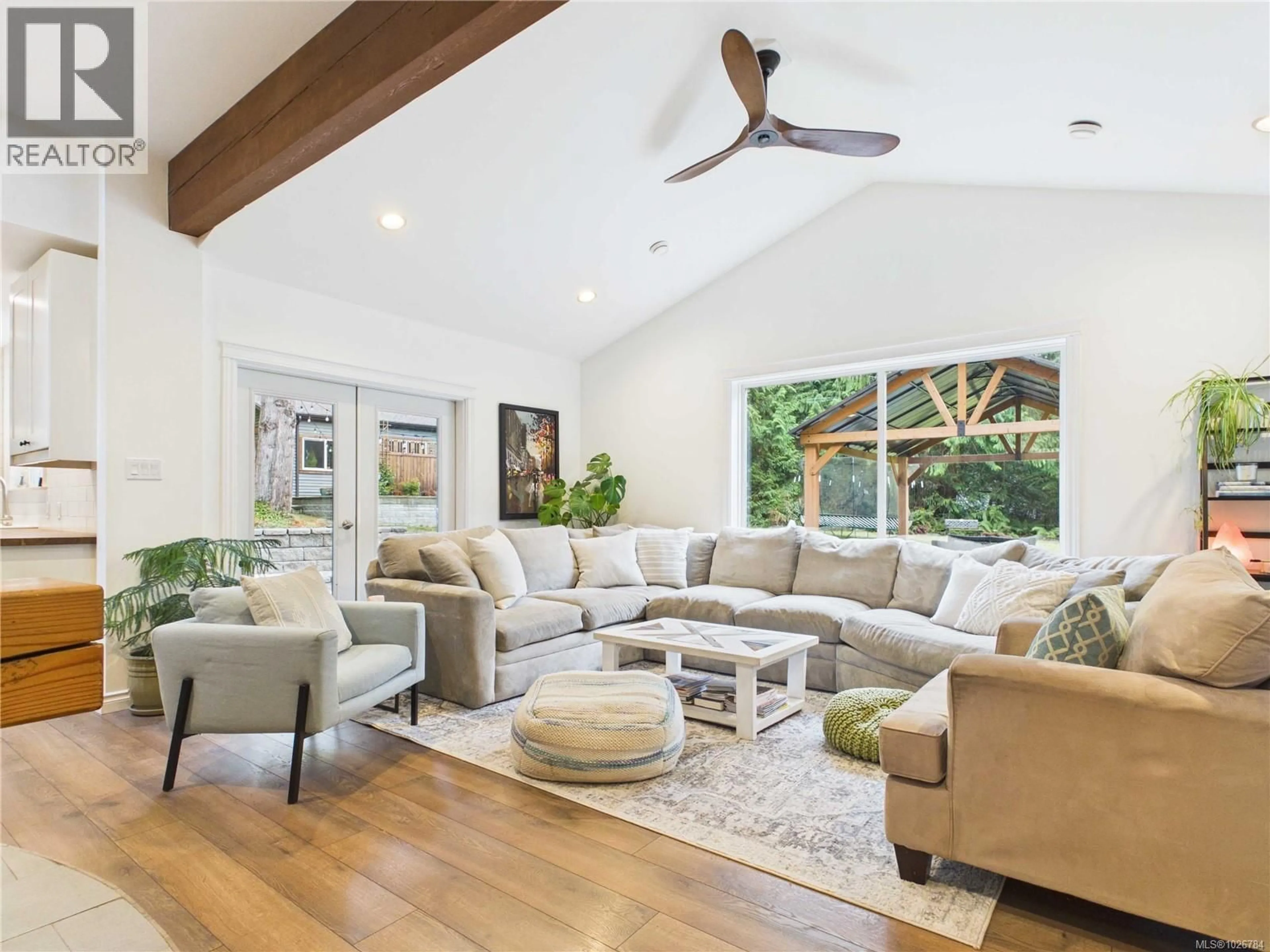 Living room with furniture, unknown for 375 BAYLIS ROAD, Qualicum Beach British Columbia V9K2A7