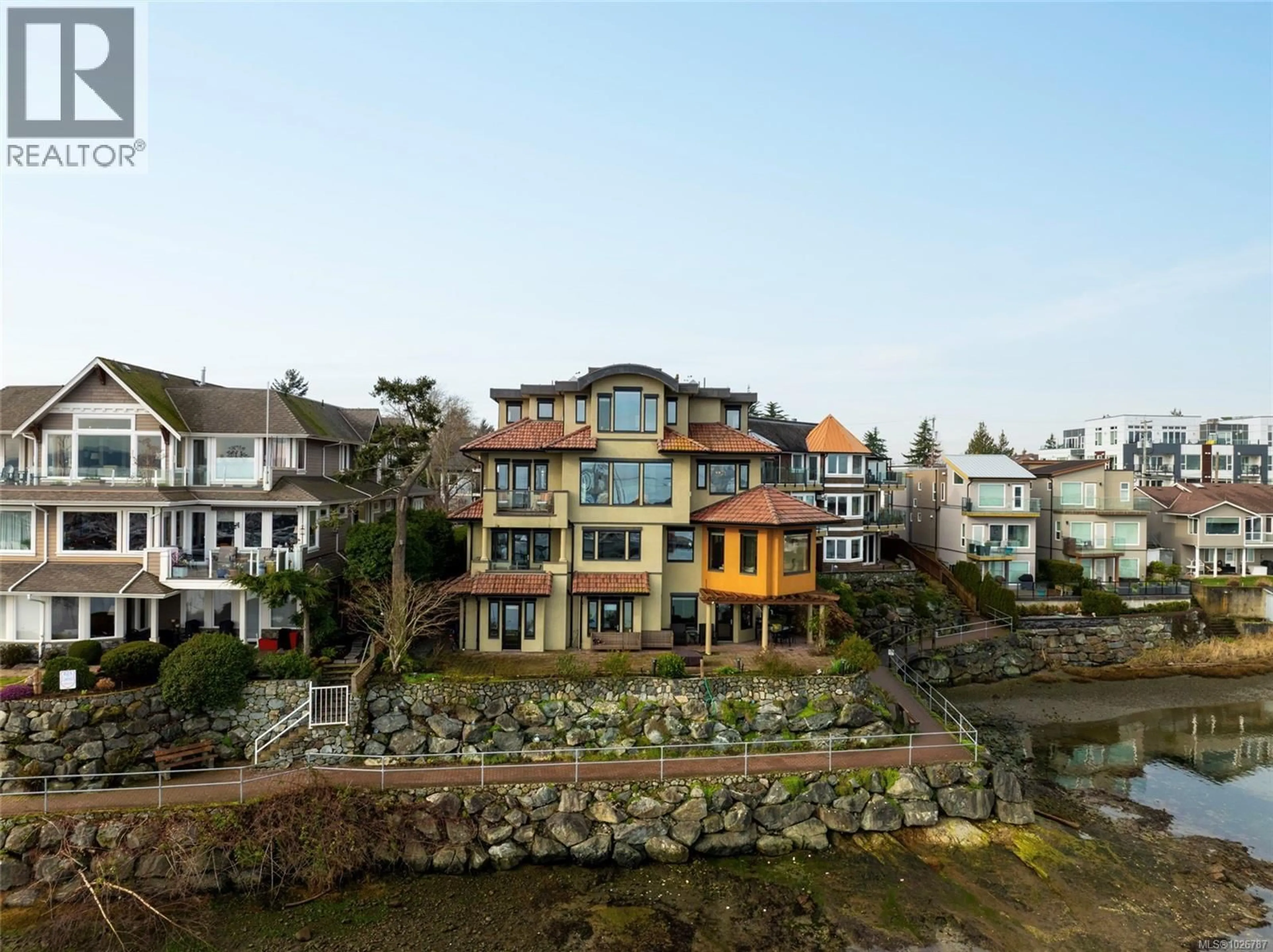 A pic from outside/outdoor area/front of a property/back of a property/a pic from drone, city buildings view from balcony for 201 - 9949 THIRD STREET, Sidney British Columbia V8L3B1