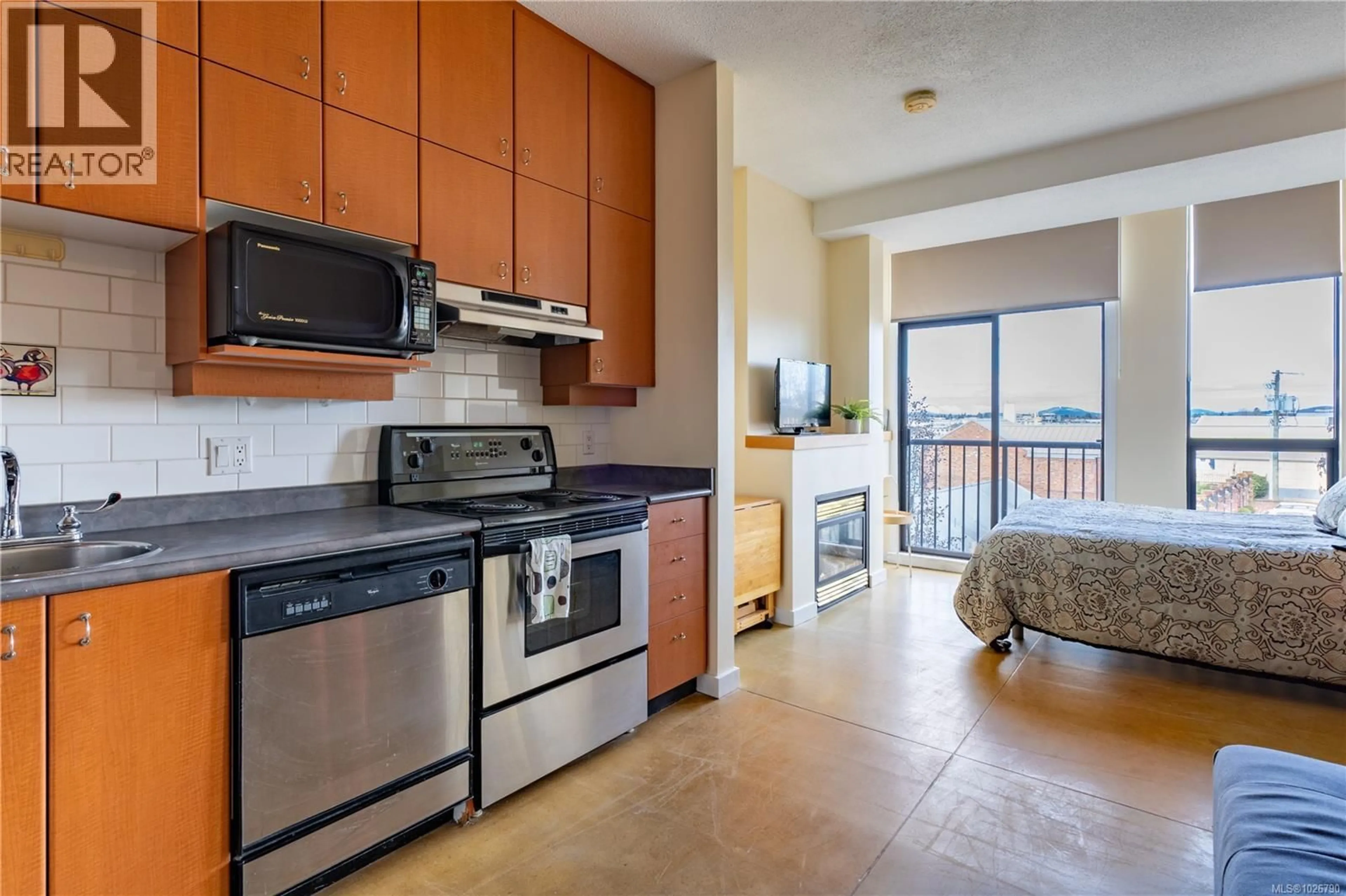 Standard kitchen, ceramic/tile floor for 419 - 409 SWIFT STREET, Victoria British Columbia V8W1S2