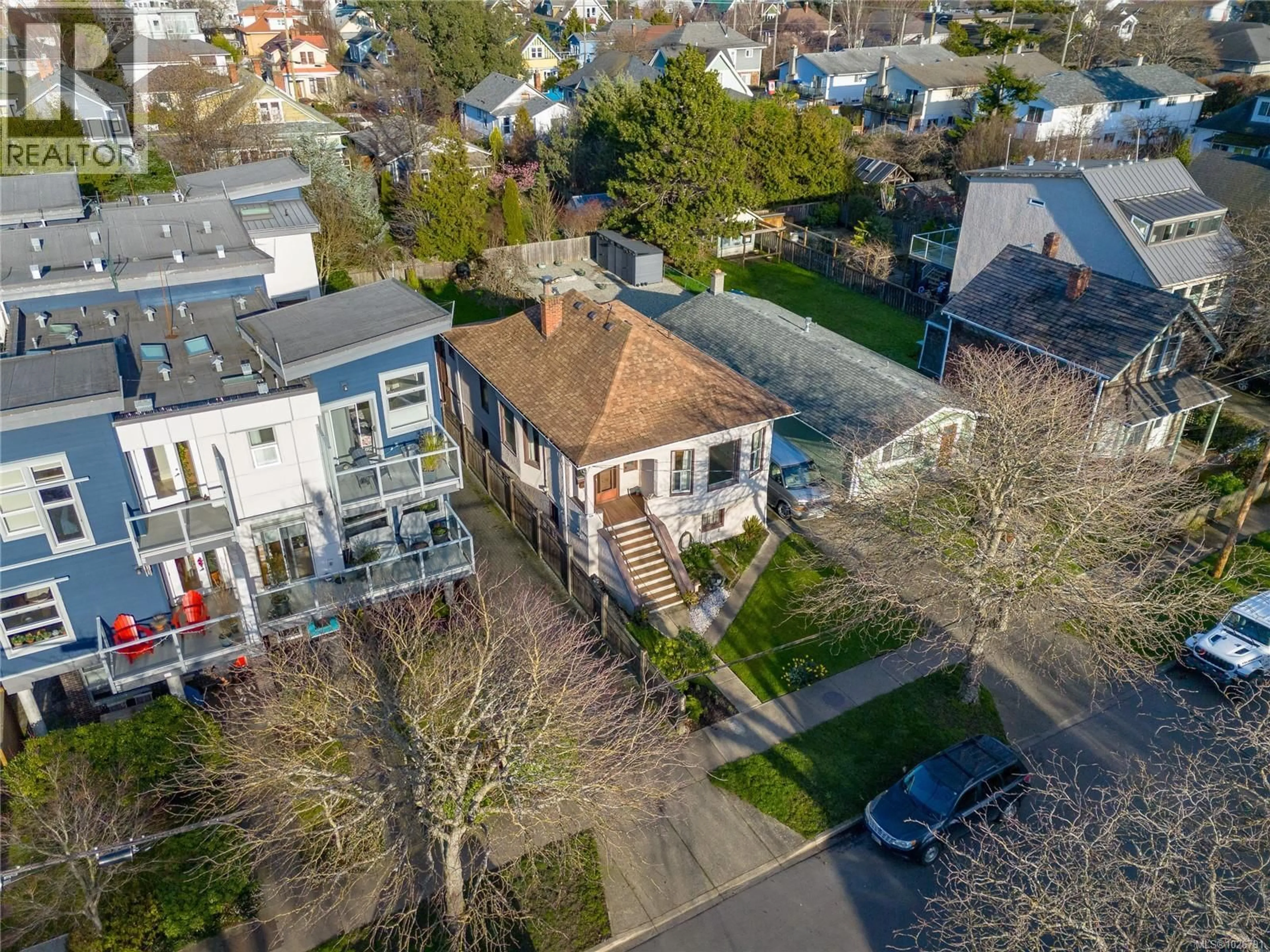 A pic from outside/outdoor area/front of a property/back of a property/a pic from drone, street for 126 LADYSMITH STREET, Victoria British Columbia V8V1J4