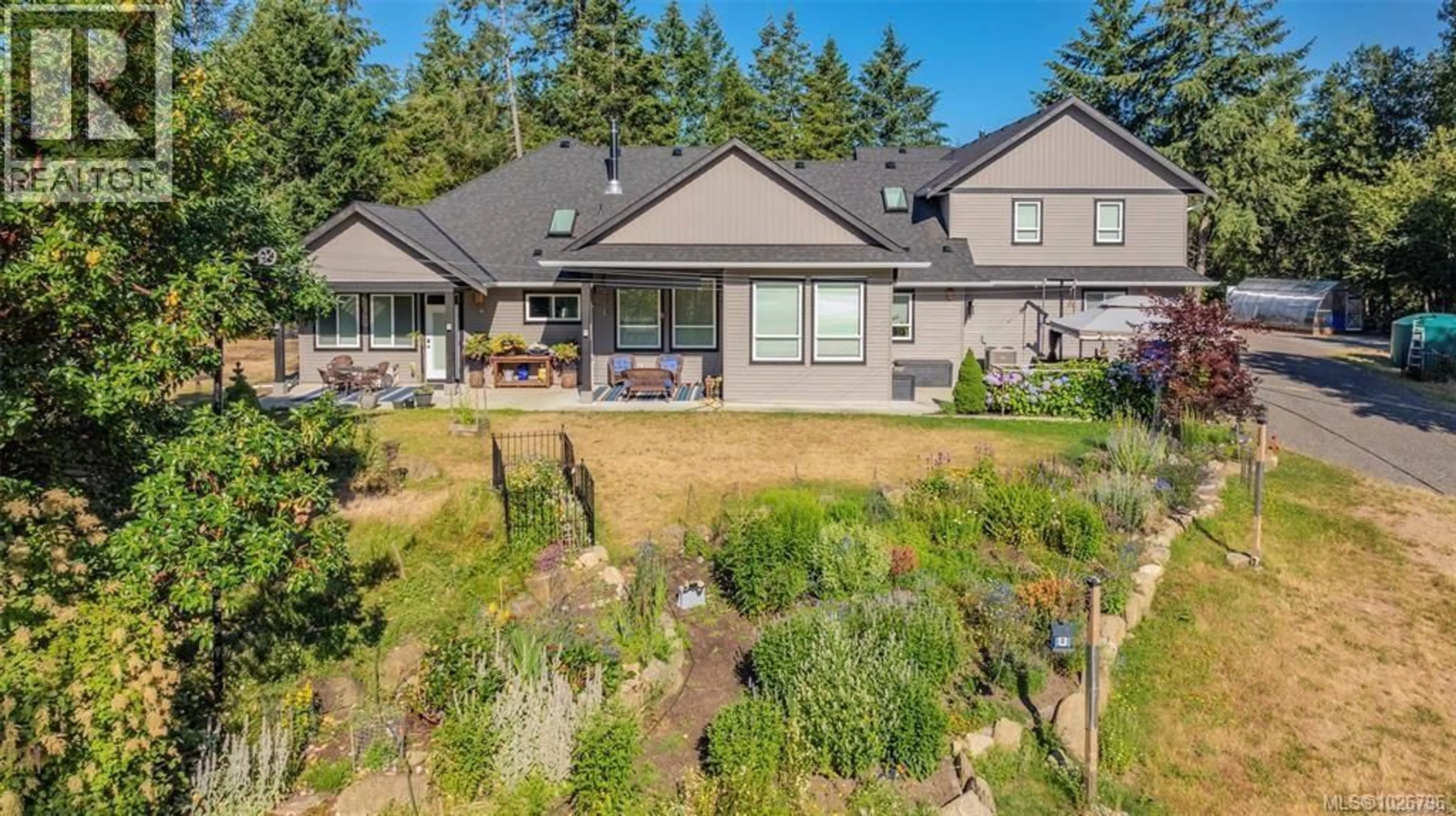 A pic from outside/outdoor area/front of a property/back of a property/a pic from drone, unknown for 1390 KURTIS CRESCENT, Nanaimo British Columbia V9X1X3
