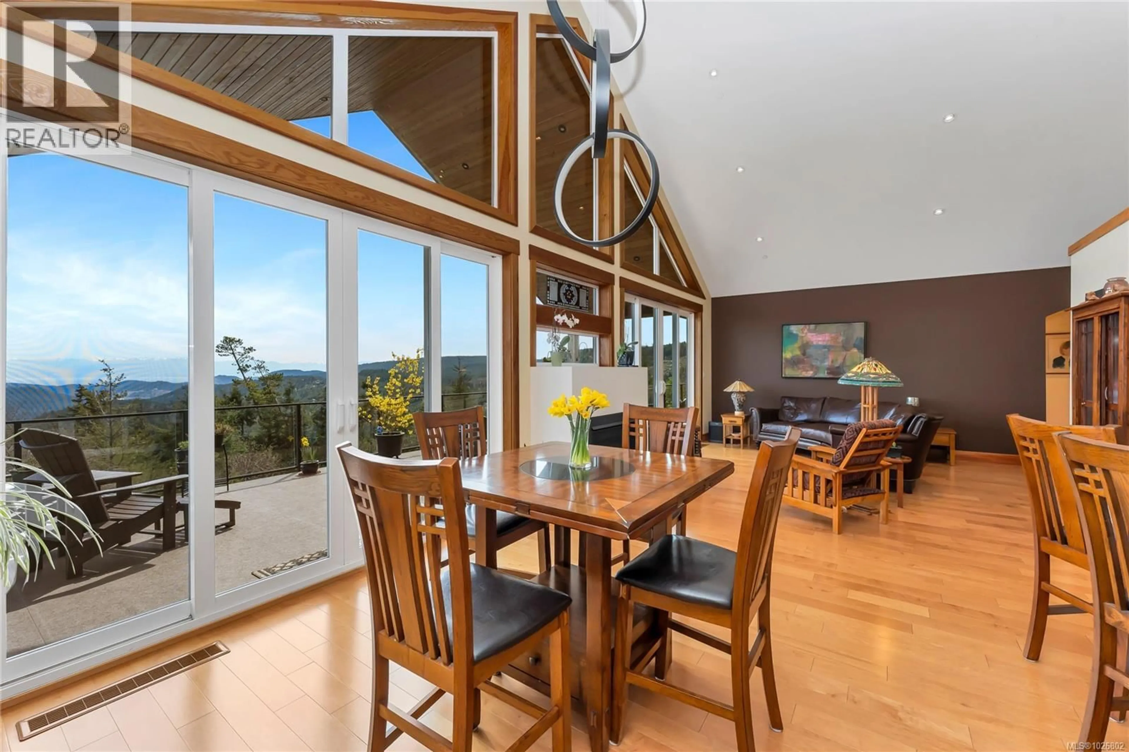 Dining room, wood/laminate floor for 4101 RIDGELINE DRIVE, Shawnigan Lake British Columbia V8H2J1