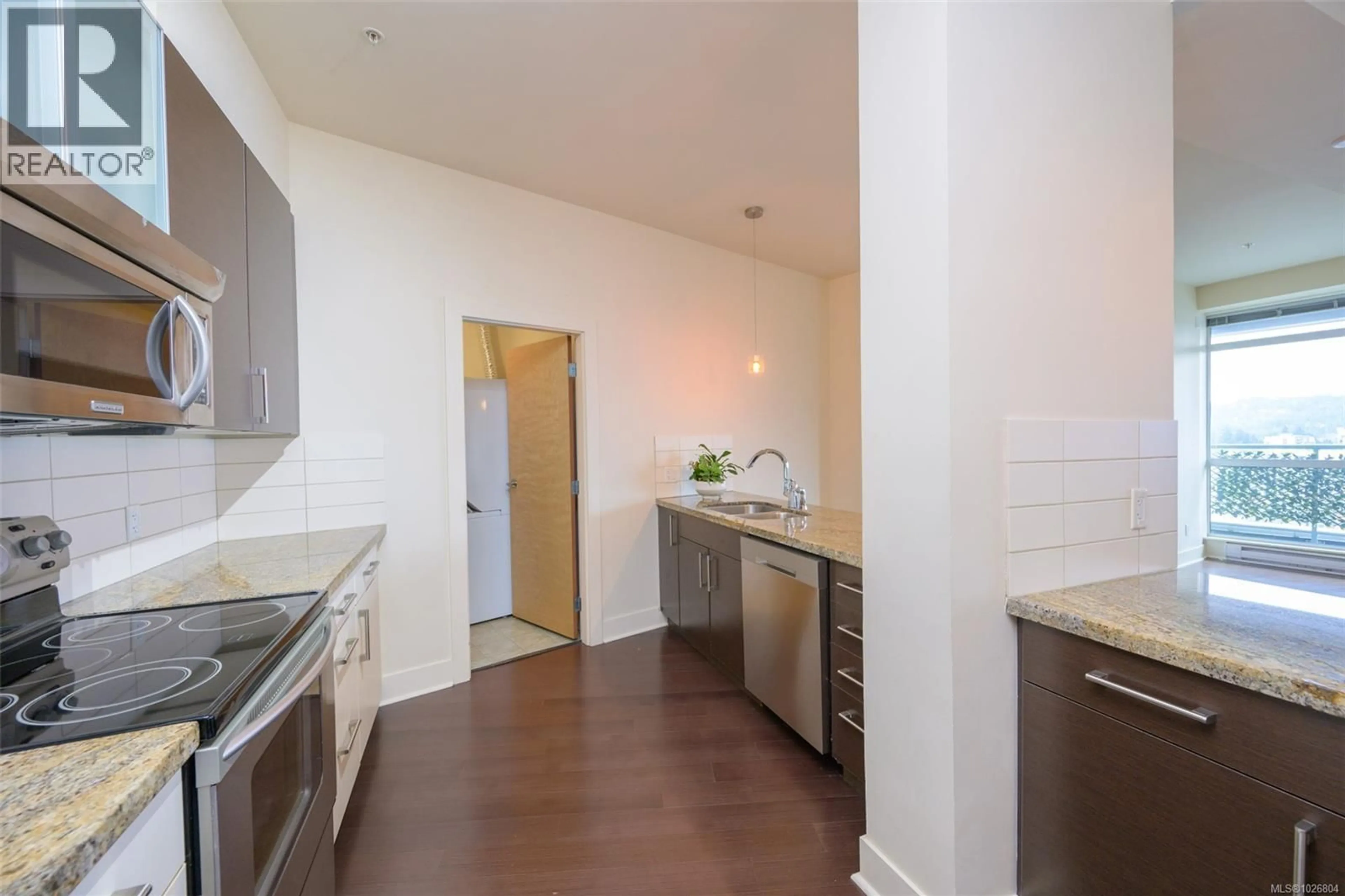 Standard kitchen, unknown for 728 - 2745 VETERANS MEMORIAL PARKWAY, Langford British Columbia V8X5C6