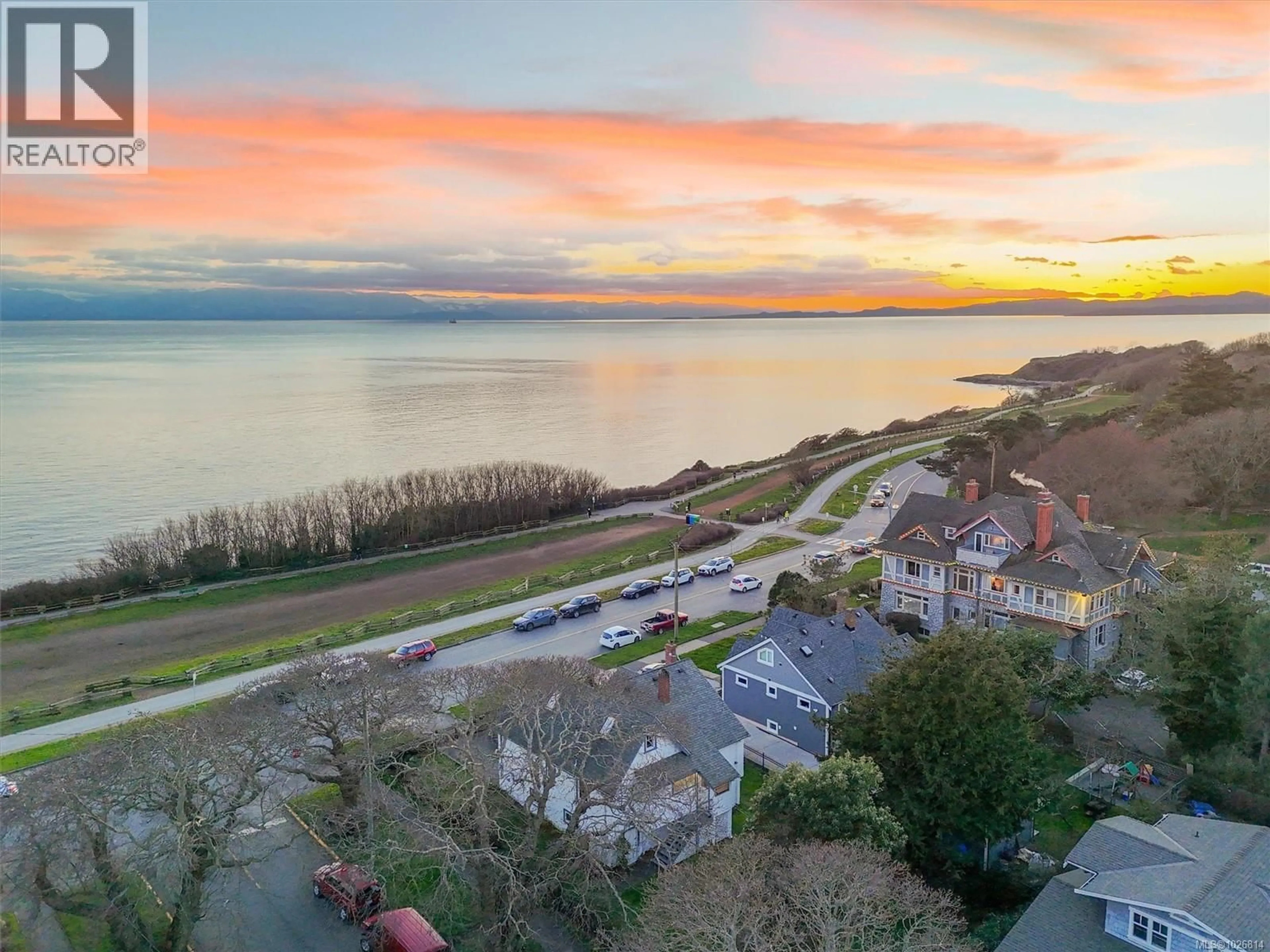 A pic from outside/outdoor area/front of a property/back of a property/a pic from drone, water/lake/river/ocean view for 1120 DALLAS ROAD, Victoria British Columbia V8V1B8