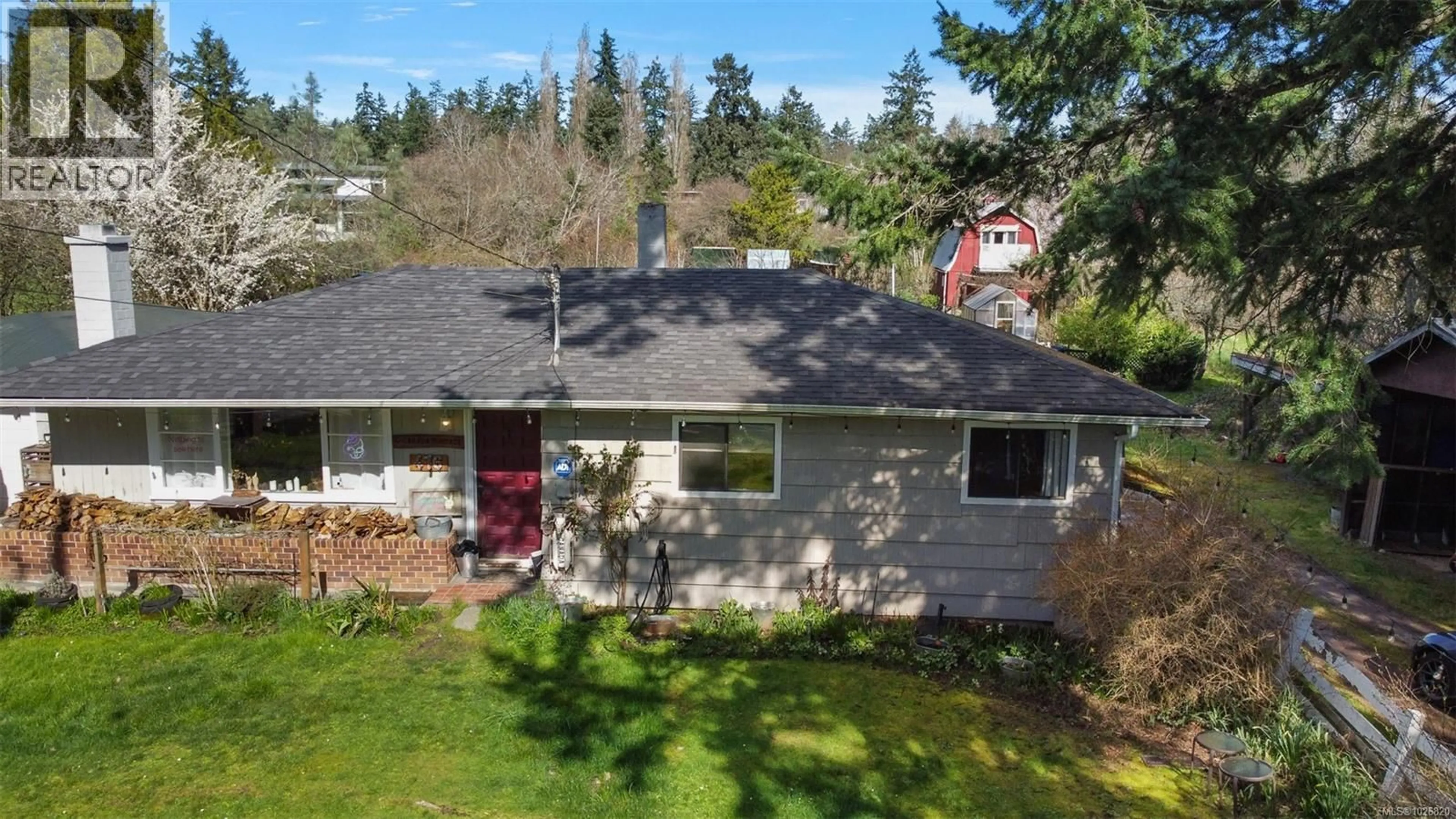 A pic from outside/outdoor area/front of a property/back of a property/a pic from drone, street for 476 QUAYLE ROAD, Saanich British Columbia V9E2J7
