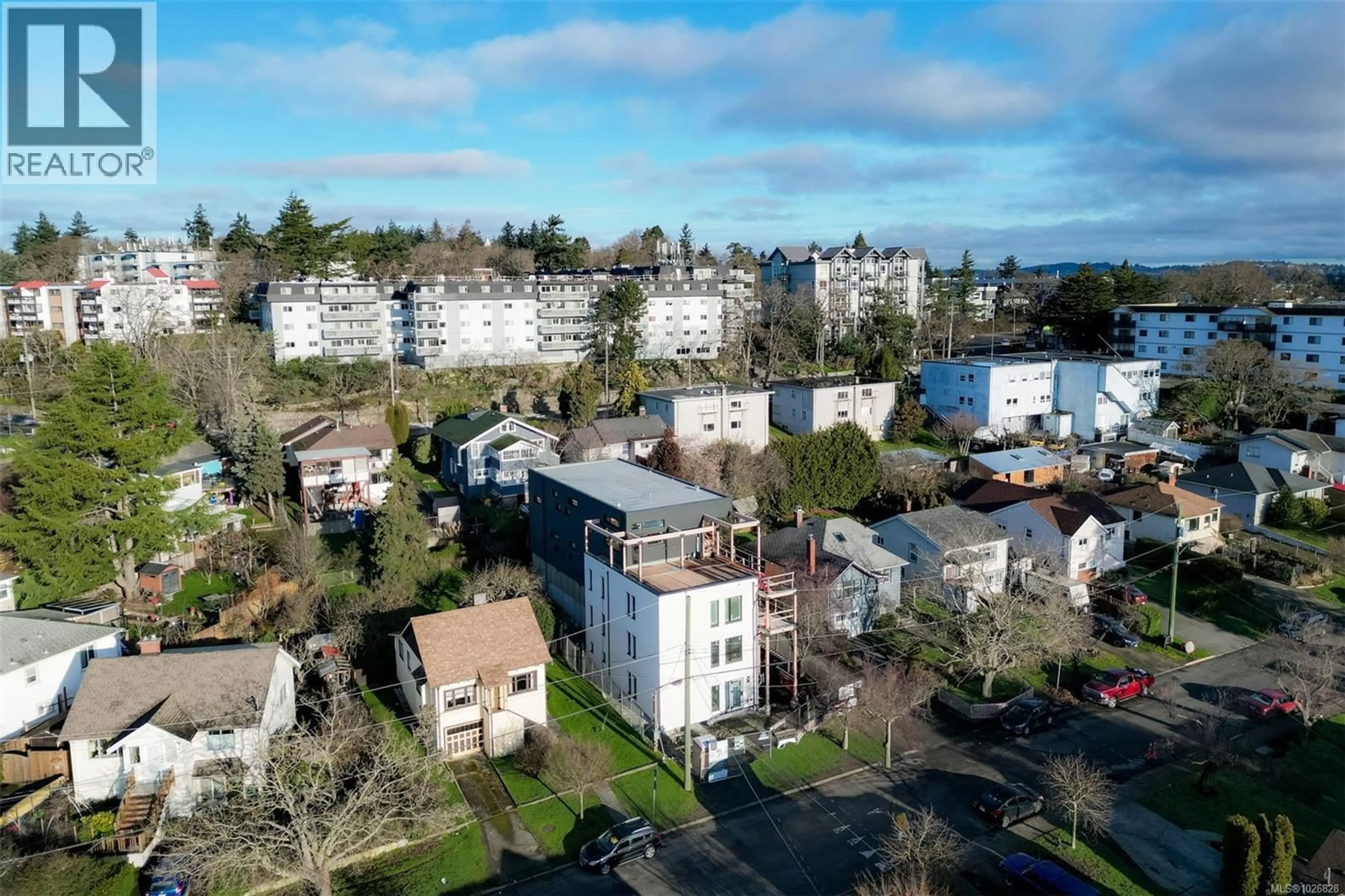 A pic from outside/outdoor area/front of a property/back of a property/a pic from drone, street for 3 - 958 WOLLASTON STREET, Esquimalt British Columbia V9A5B2