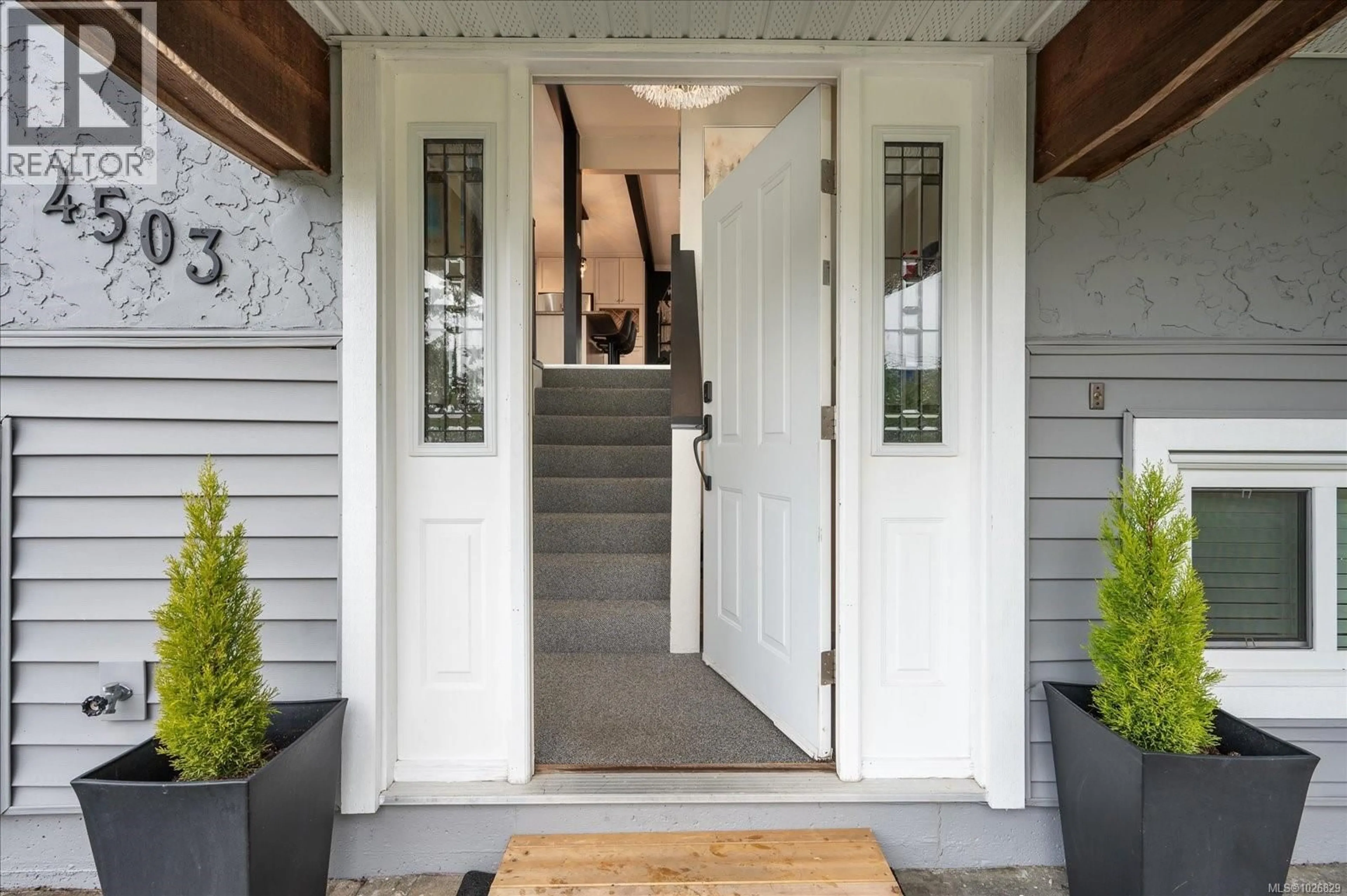 Indoor entryway for 4503 CHESTNUT ROAD, Cowichan Bay British Columbia V0R1N2