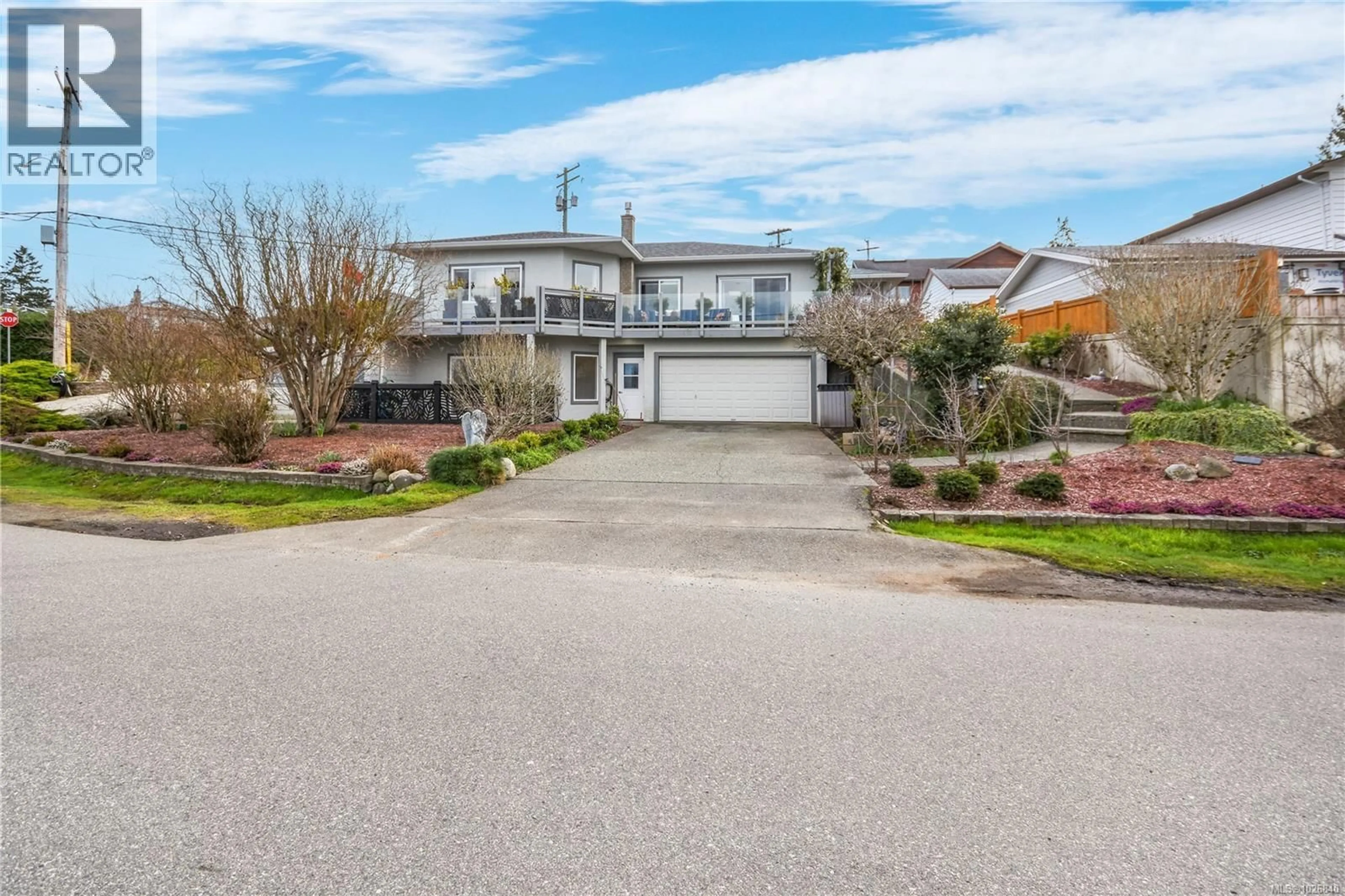 A pic from outside/outdoor area/front of a property/back of a property/a pic from drone, street for 7200 LANCREST TERRACE, Lantzville British Columbia V0R2H0