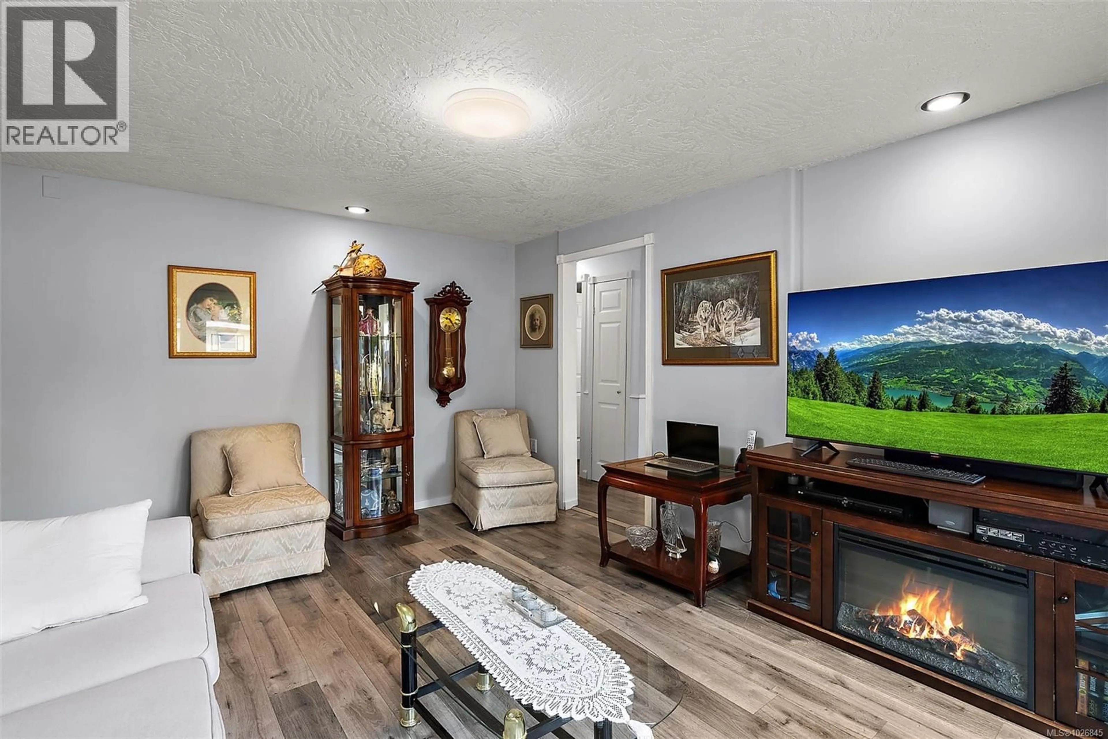 Living room with furniture, unknown for 19 - 2587 SELWYN ROAD, Langford British Columbia V9B4V4