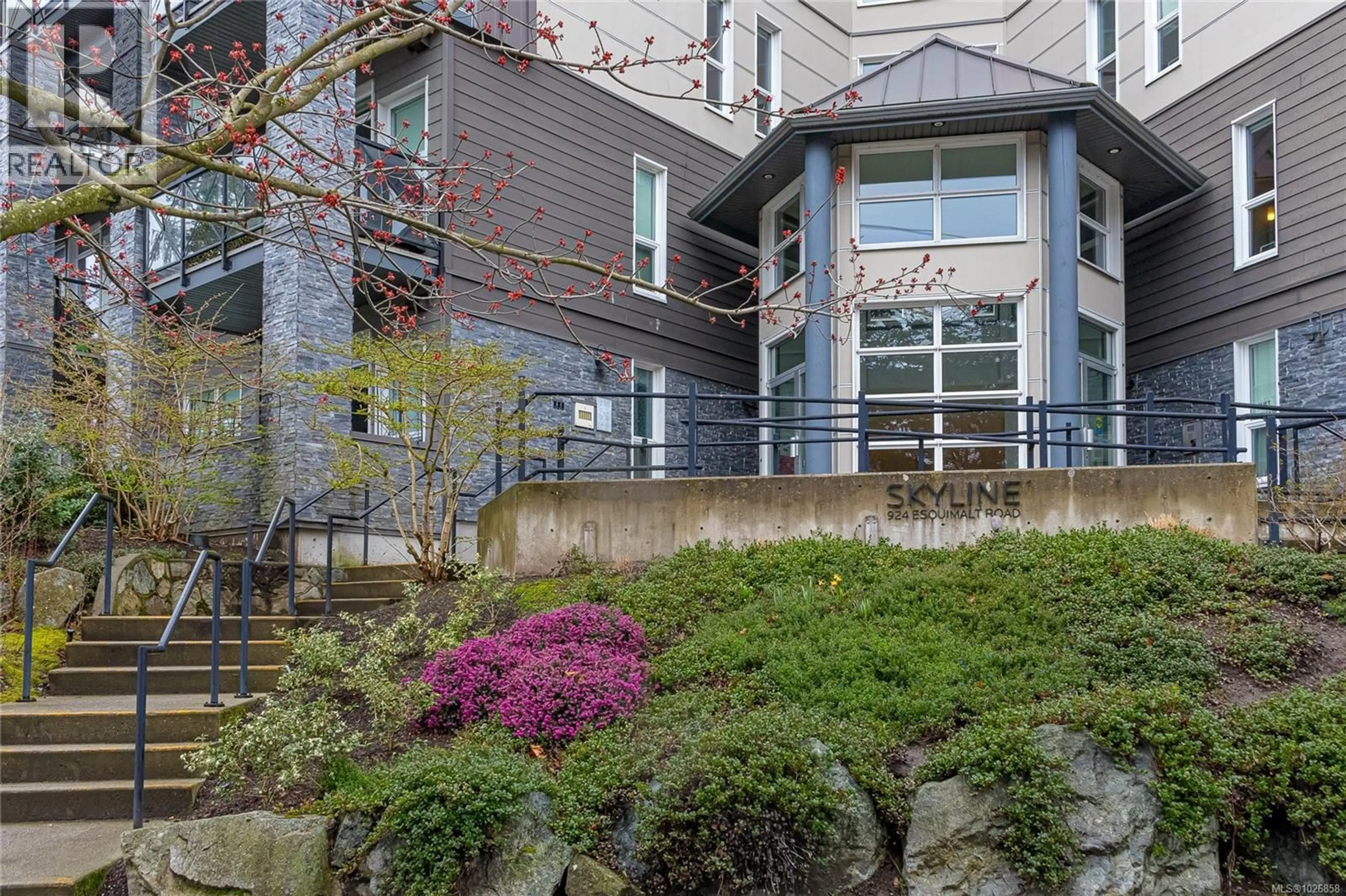 Patio, unknown for 303 - 924 ESQUIMALT ROAD, Esquimalt British Columbia V9A3P2