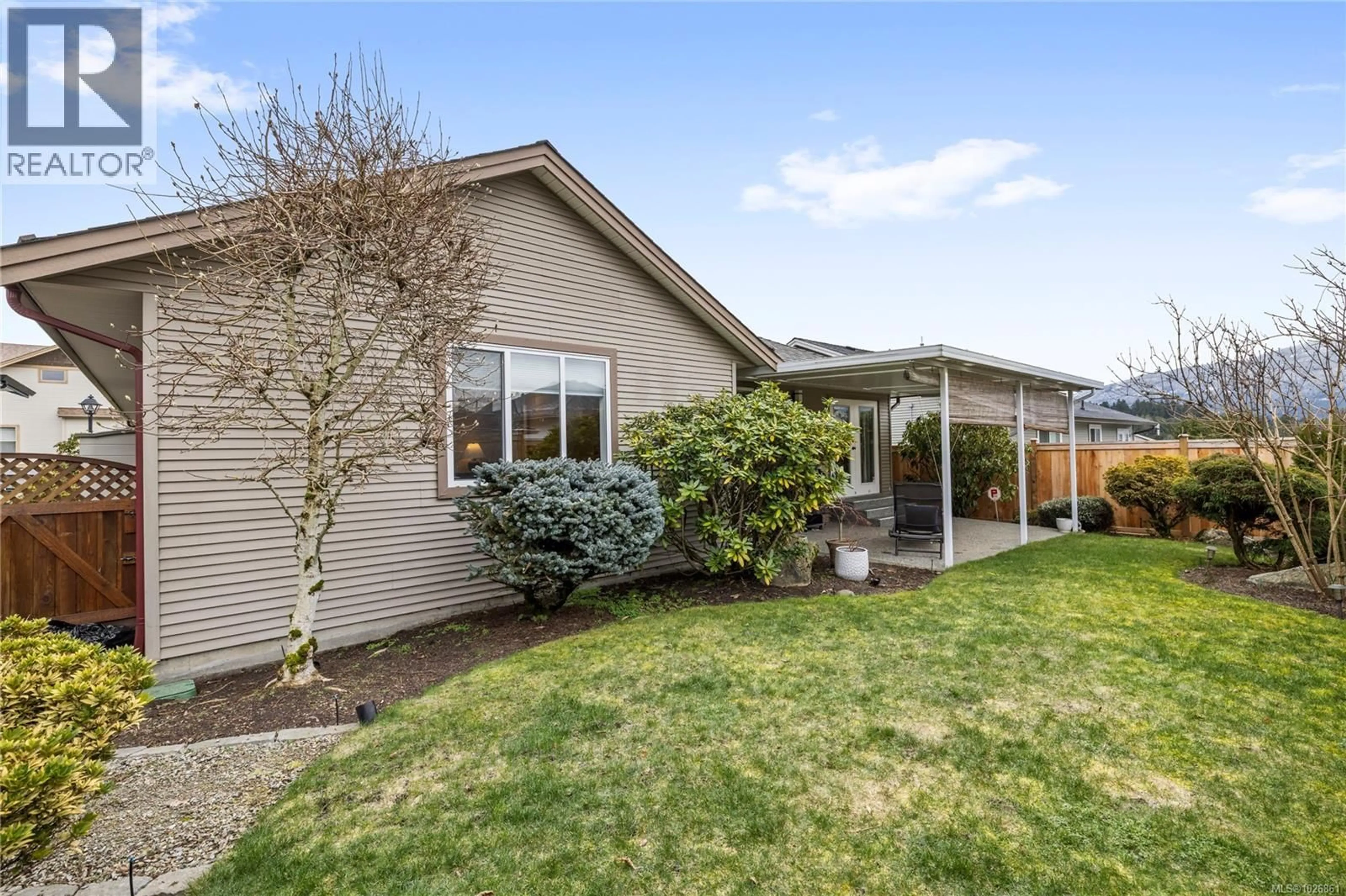 Home with vinyl exterior material, street for 5909 REDWING CRESCENT, Nanaimo British Columbia V9T6H9