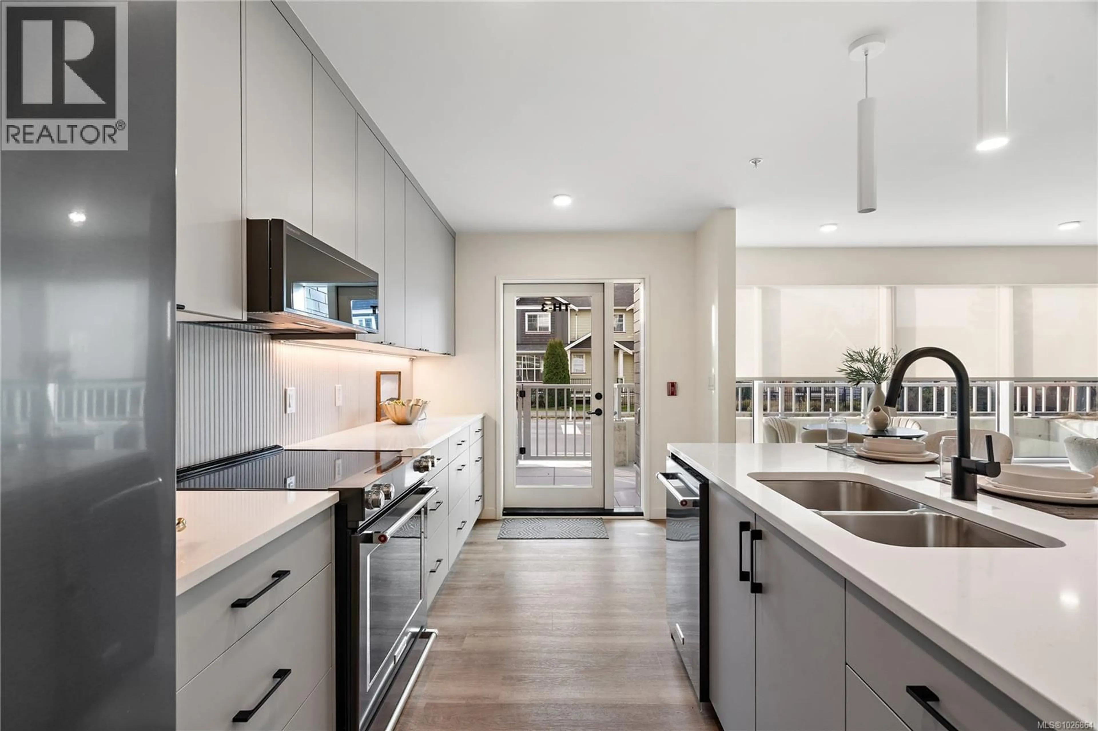 Open concept kitchen, ceramic/tile floor for TH3 - 1102 ESQUIMALT ROAD, Esquimalt British Columbia V9A0L3