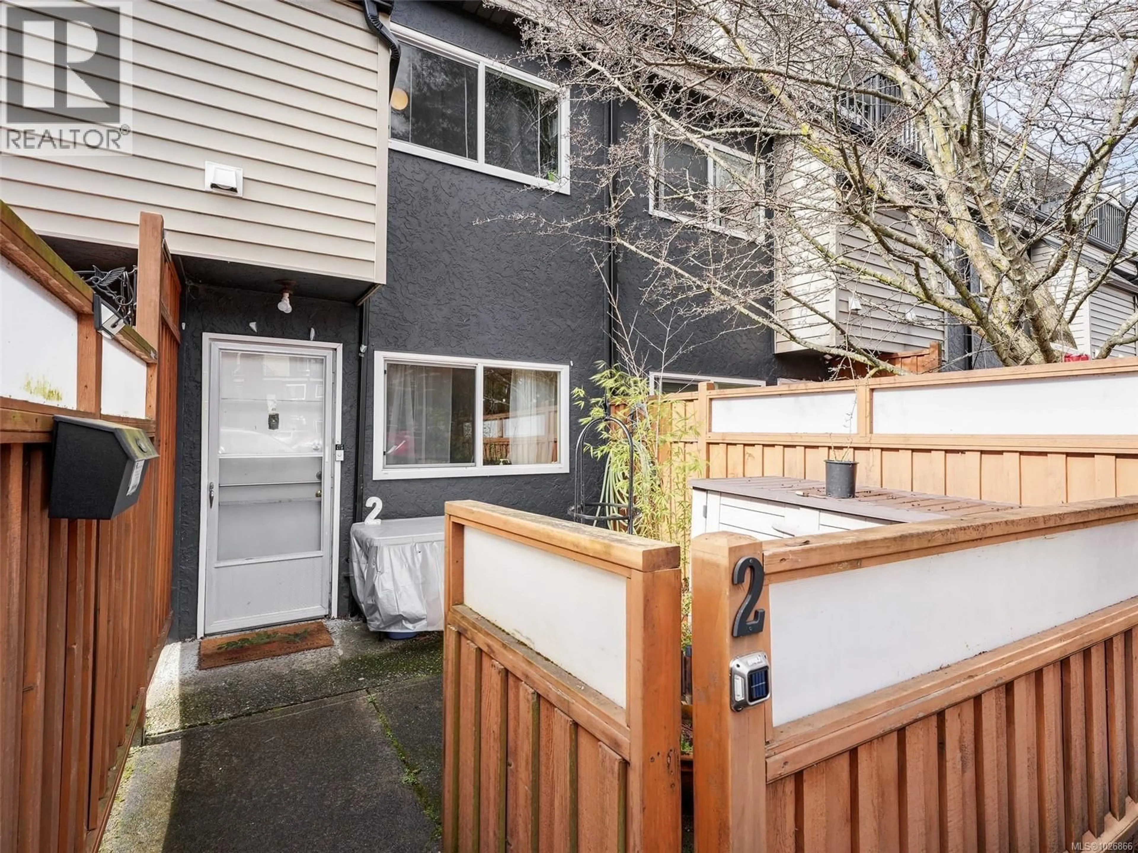 Unknown for 2 - 50 MONTREAL STREET, Victoria British Columbia V8V1Y5