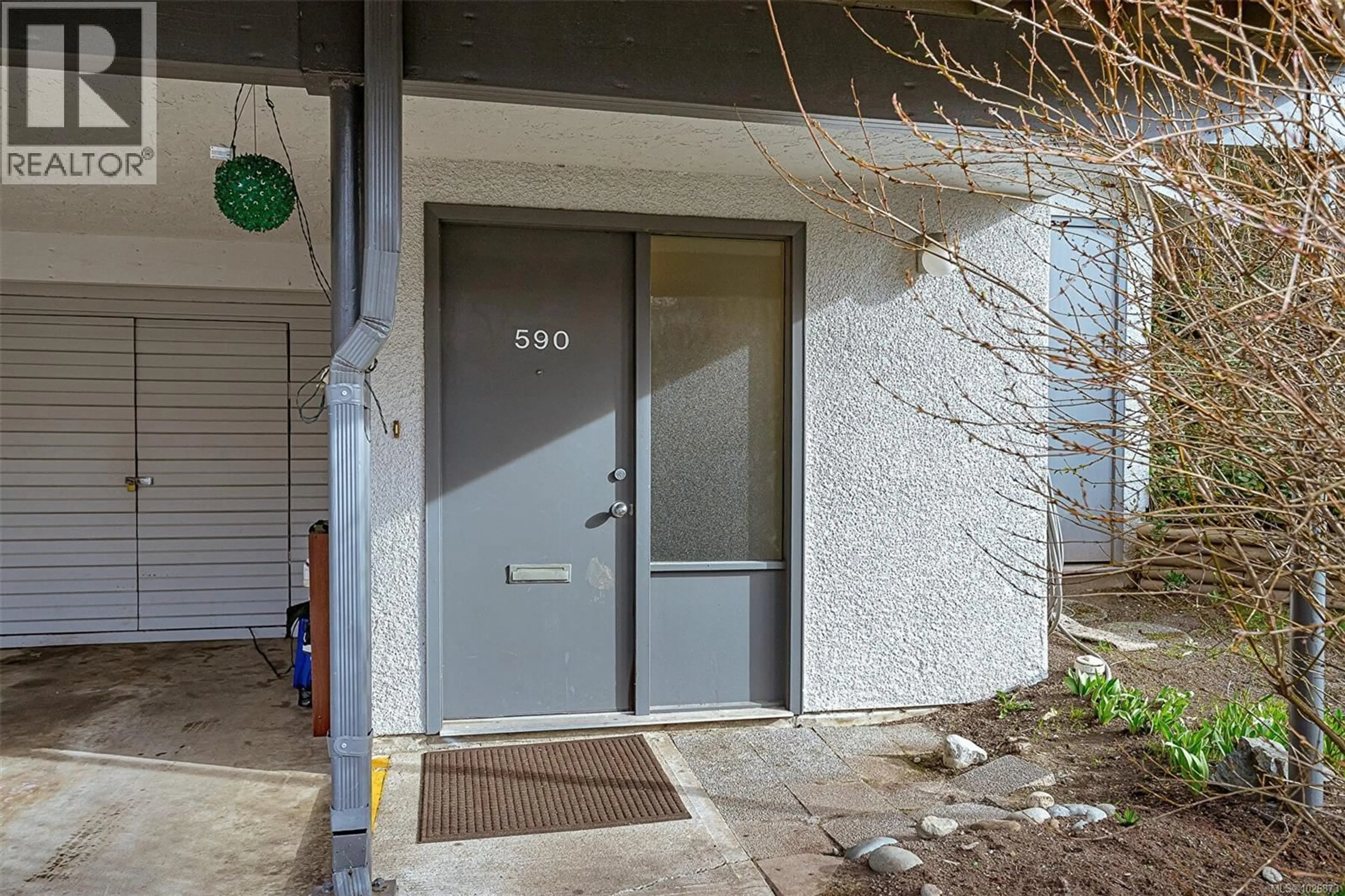 Unknown for 590 CARNATION PLACE, Saanich British Columbia V8Z6G5