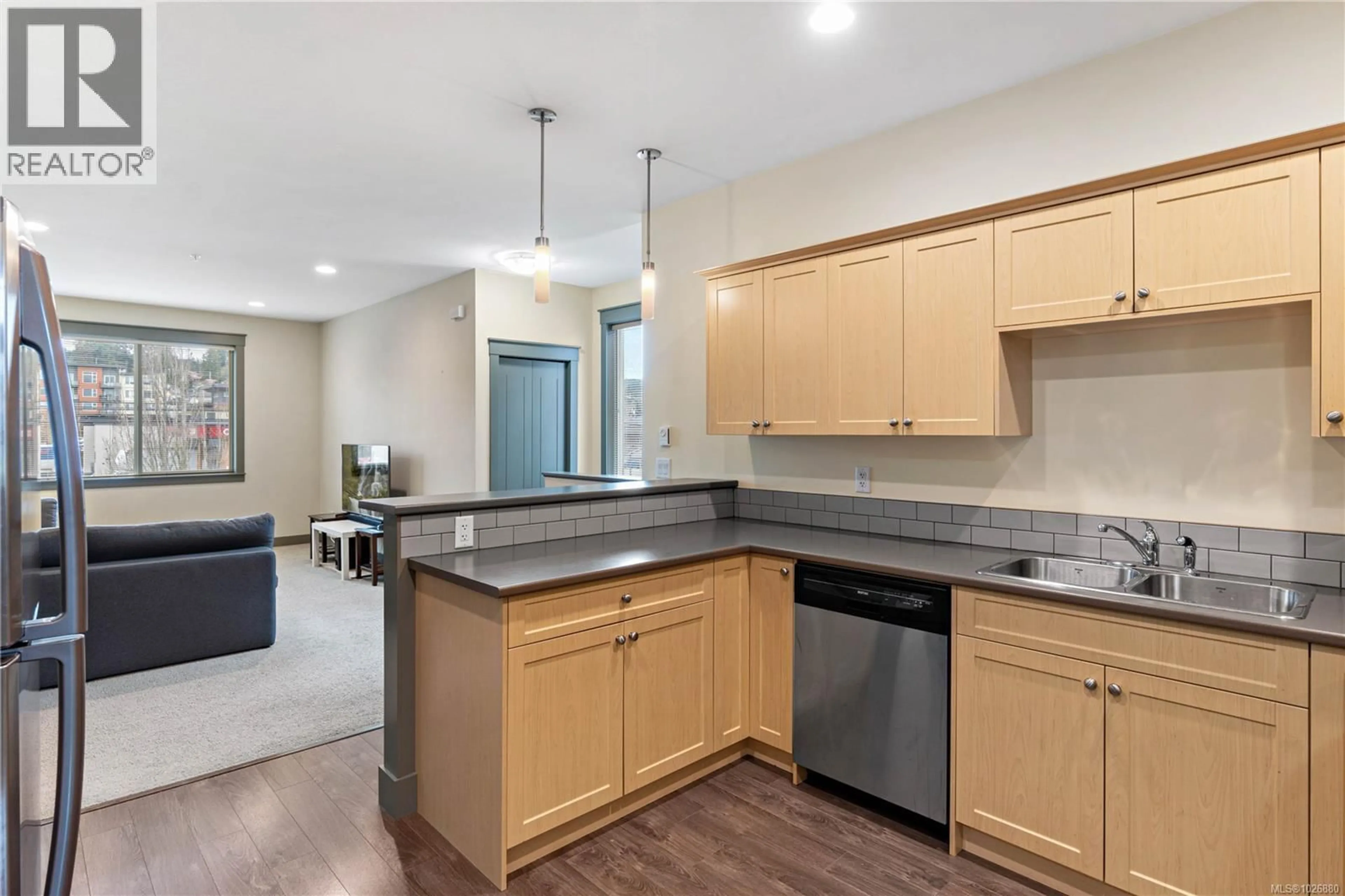 Open concept kitchen, unknown for 1204 CASSELL PLACE, Nanaimo British Columbia V9R0C9