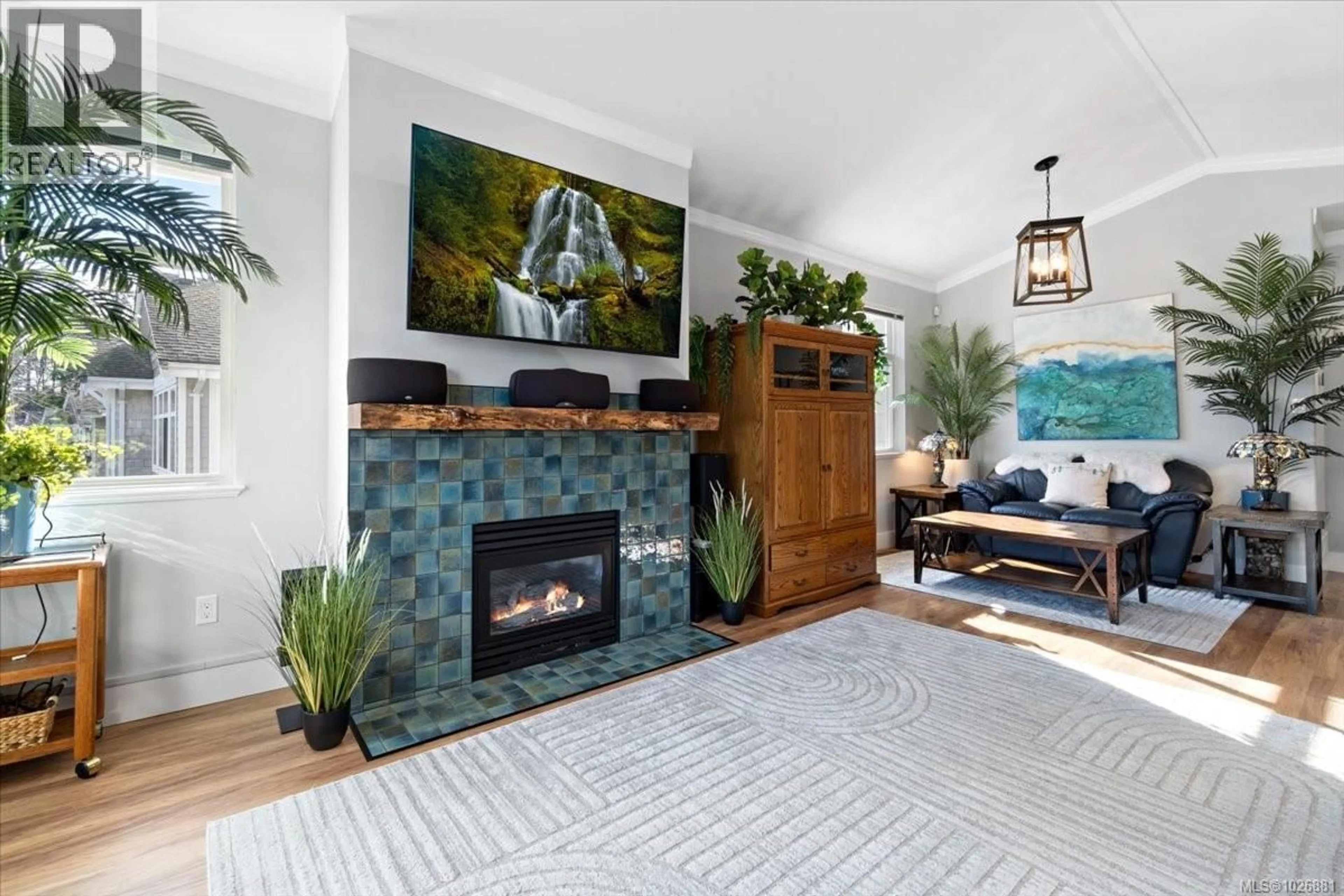 Living room with furniture, unknown for 1254 SATURNA DRIVE, Parksville British Columbia V9P2X5