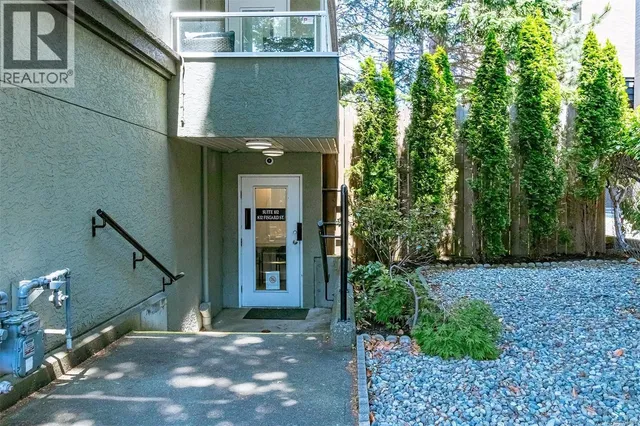 102 & 103 - 832 FISGARD STREET, Victoria 4