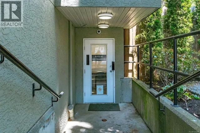 102 & 103 - 832 FISGARD STREET, Victoria 5