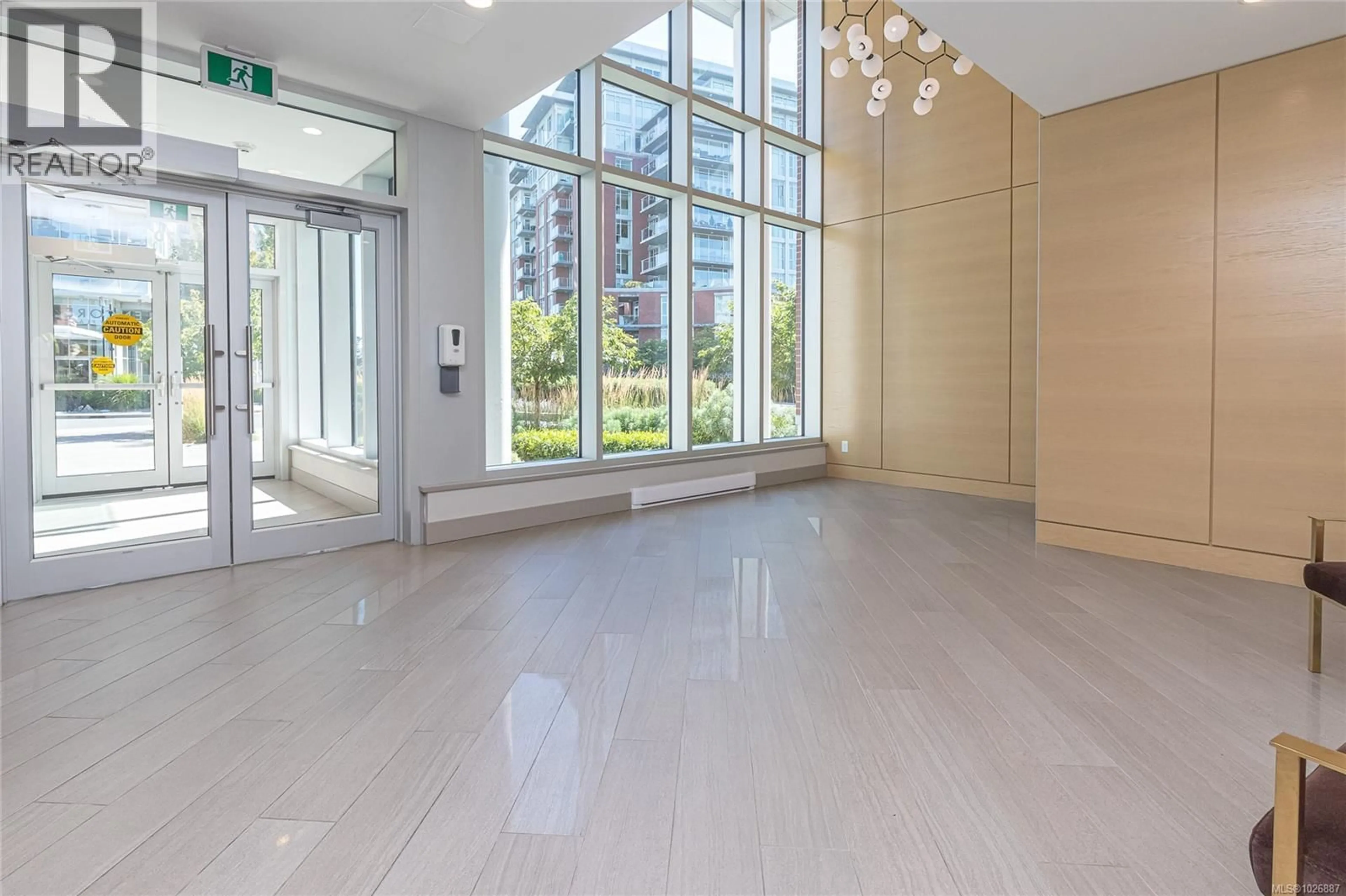 Indoor foyer for 104 - 70 SAGHALIE ROAD, Victoria British Columbia V9A0G9