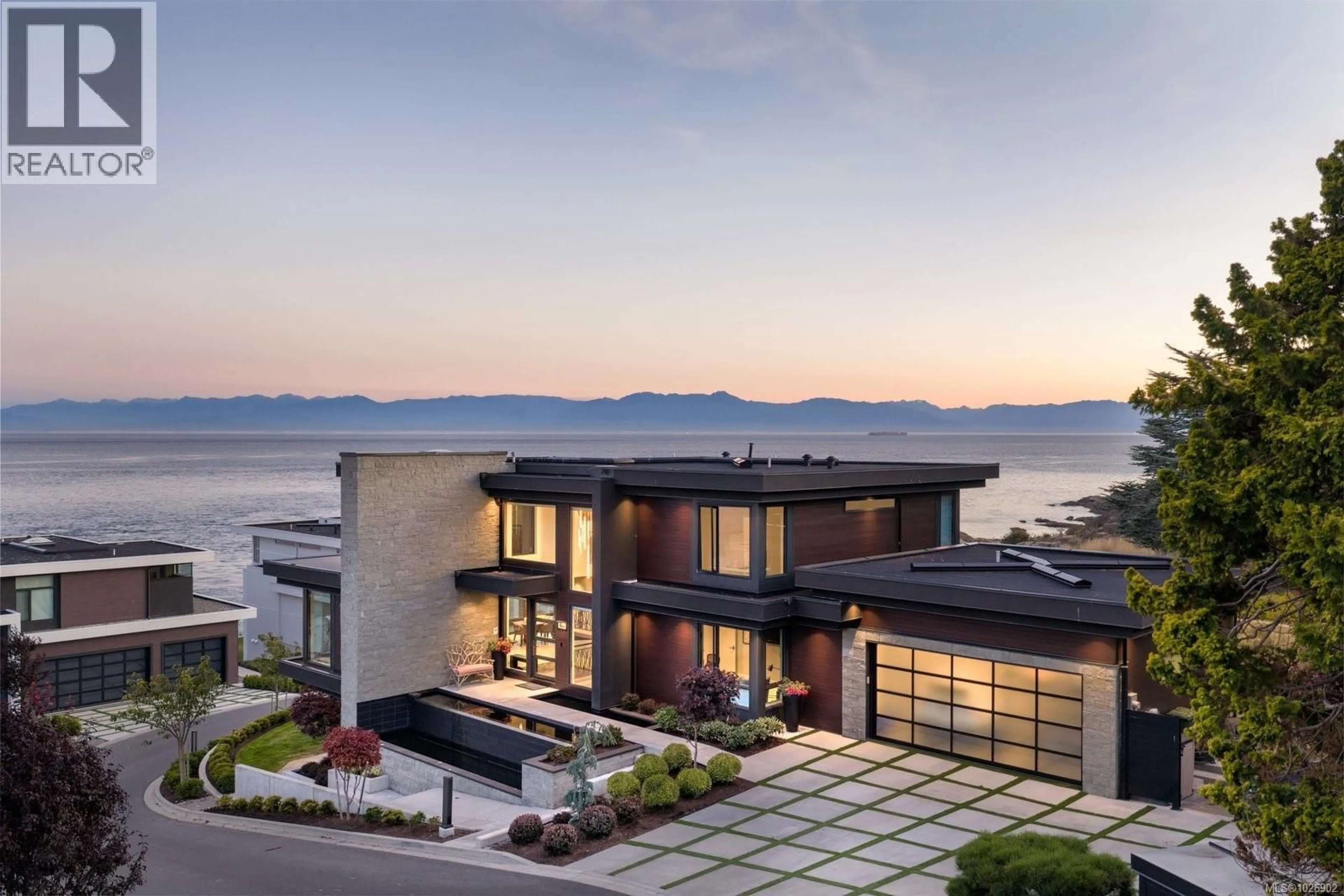 Unknown for 231 HIDDEN POINT, Oak Bay British Columbia V8S2J8