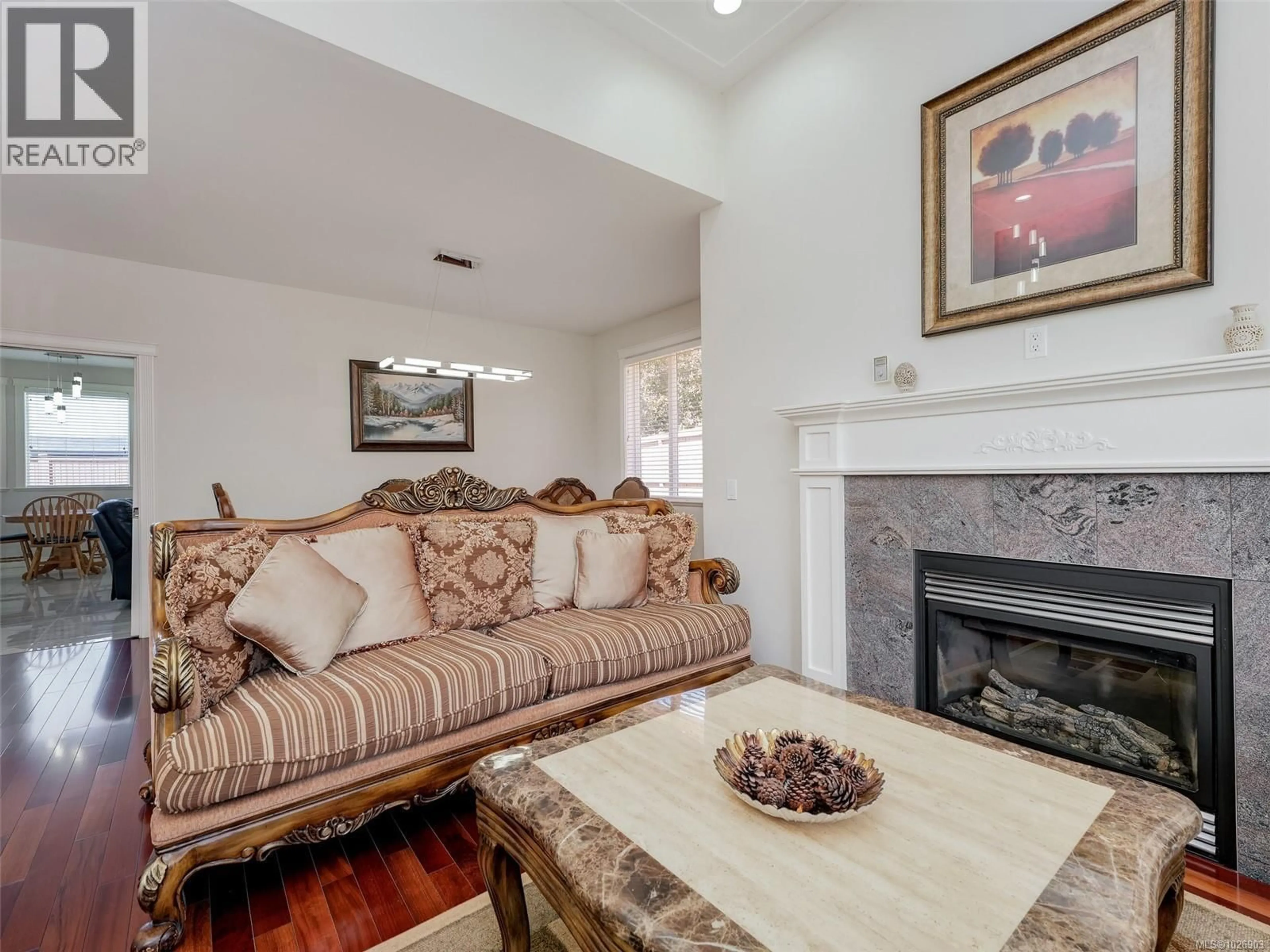 Living room with furniture, unknown for 4276 KINCAID STREET, Saanich British Columbia V8X4R3