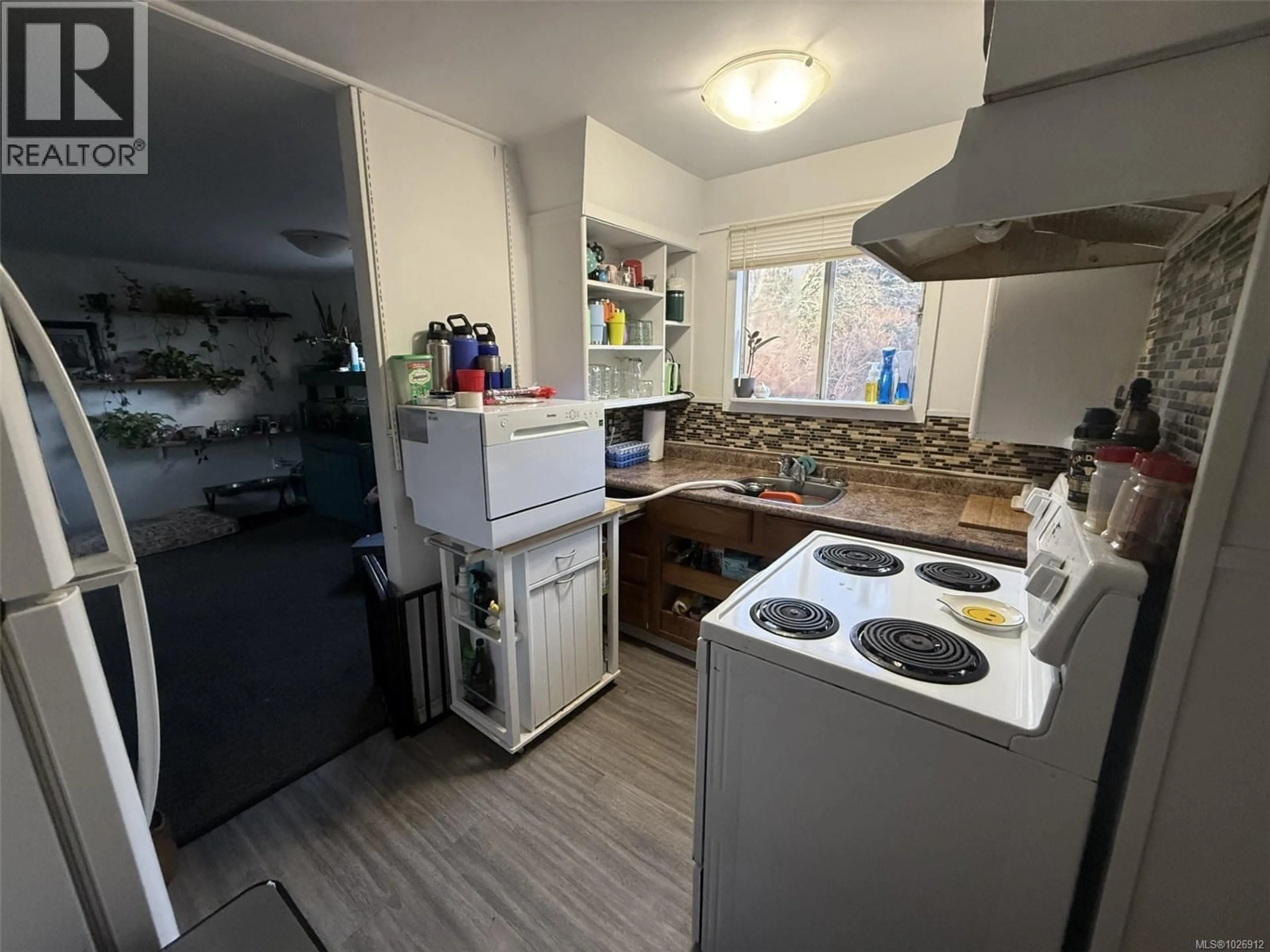 Standard kitchen, unknown for 1963 ATHERLY CLOSE, Sooke British Columbia V9Z1H5