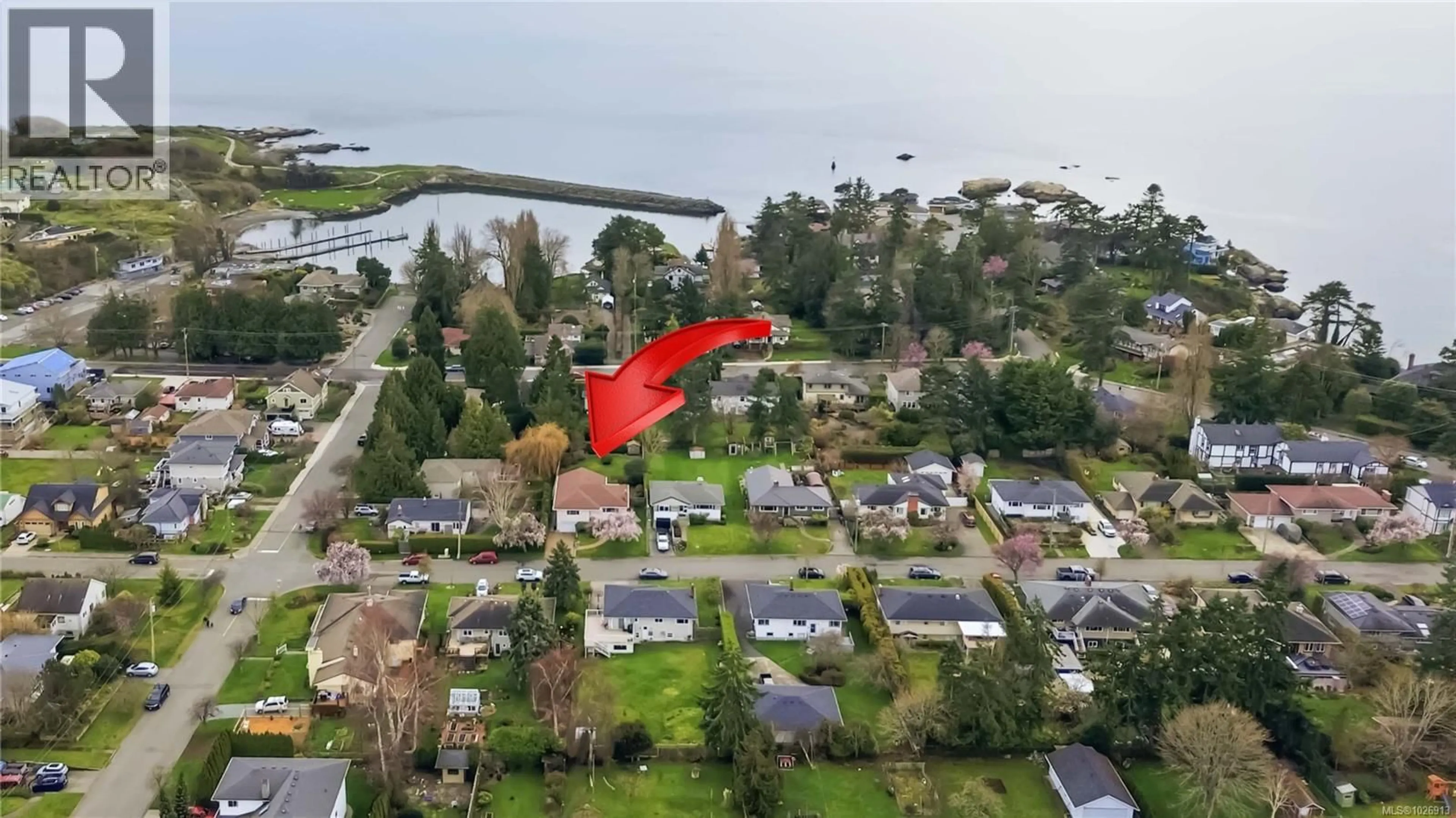 A pic from outside/outdoor area/front of a property/back of a property/a pic from drone, water/lake/river/ocean view for 1141 HADFIELD AVENUE, Esquimalt British Columbia V9A5N8