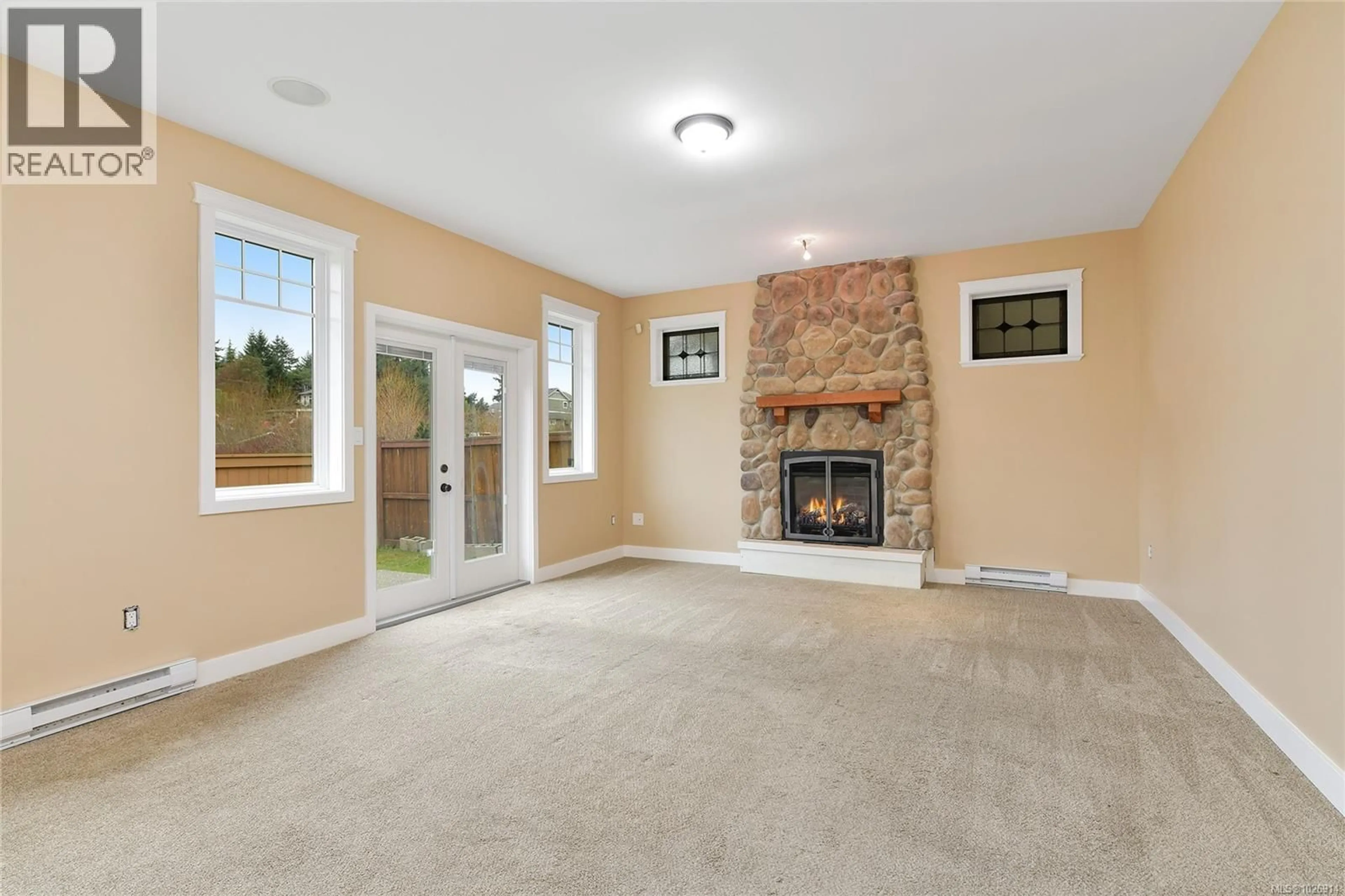 Living room with furniture, unknown for 953 GLEN WILLOW PLACE, Langford British Columbia V9B4W3