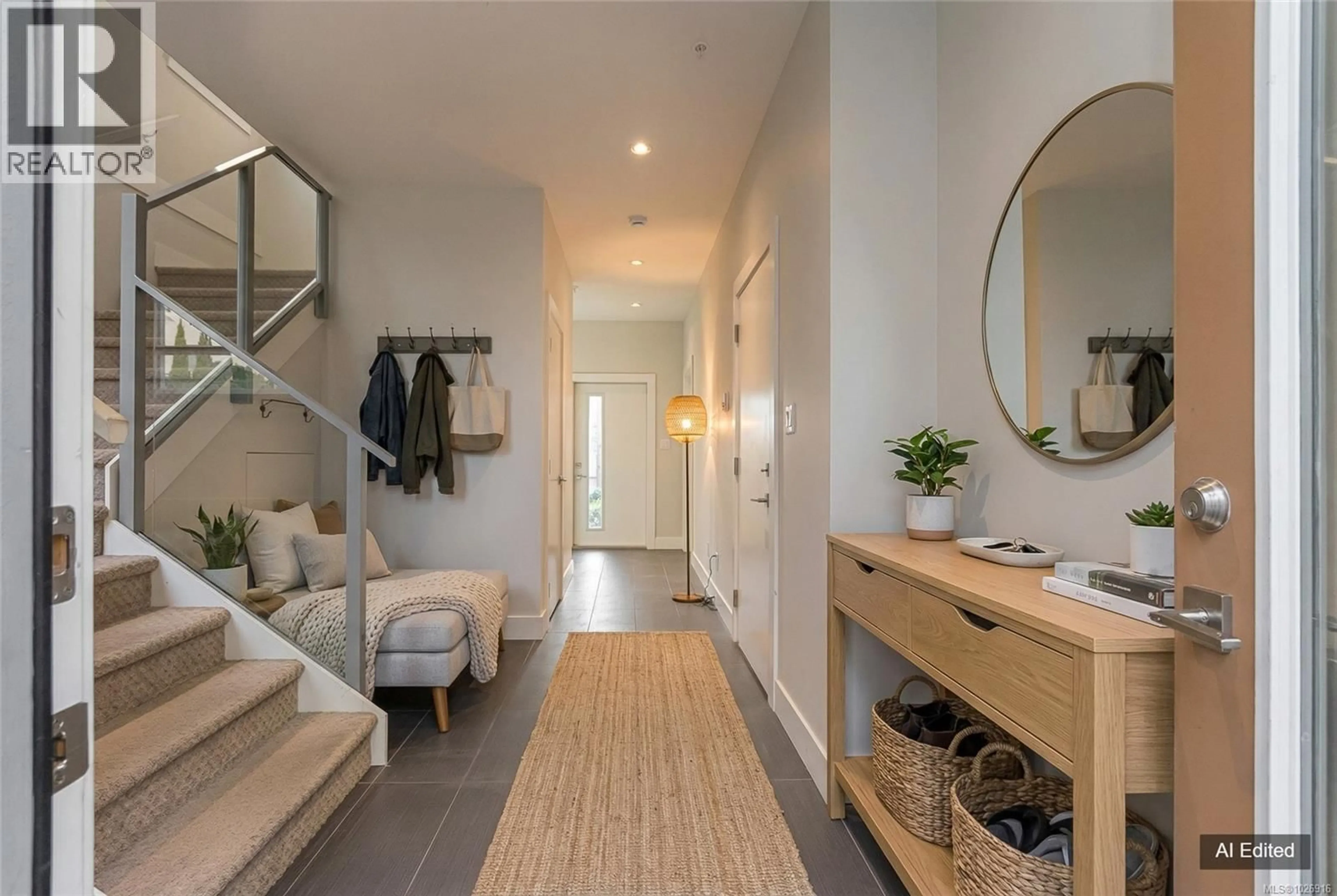 Indoor entryway for 14 - 235 ISLAND HIGHWAY, View Royal British Columbia V9B1G3