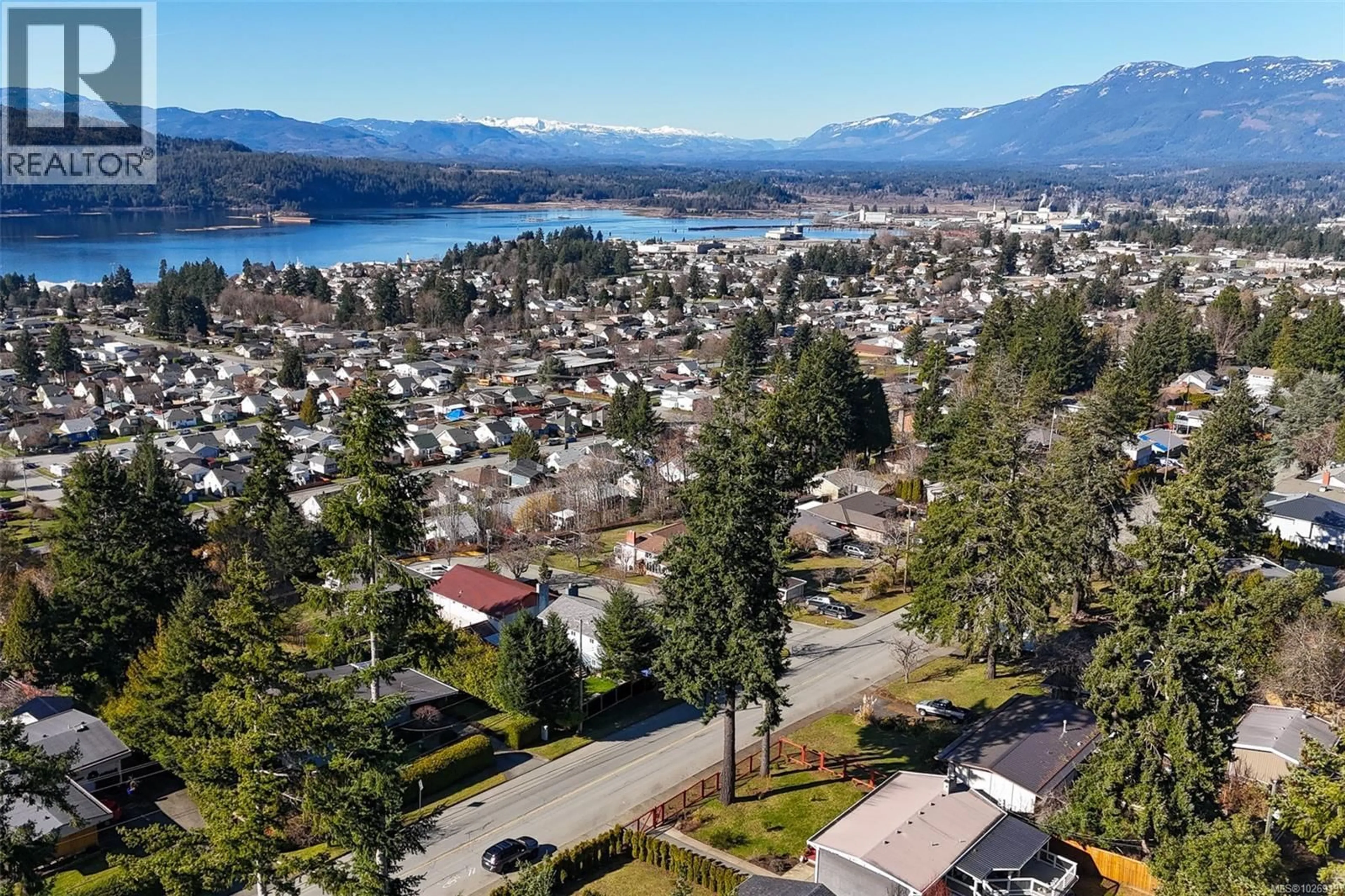 A pic from outside/outdoor area/front of a property/back of a property/a pic from drone, mountain view for 2349 ANDERSON AVENUE, Port Alberni British Columbia V9Y2W7