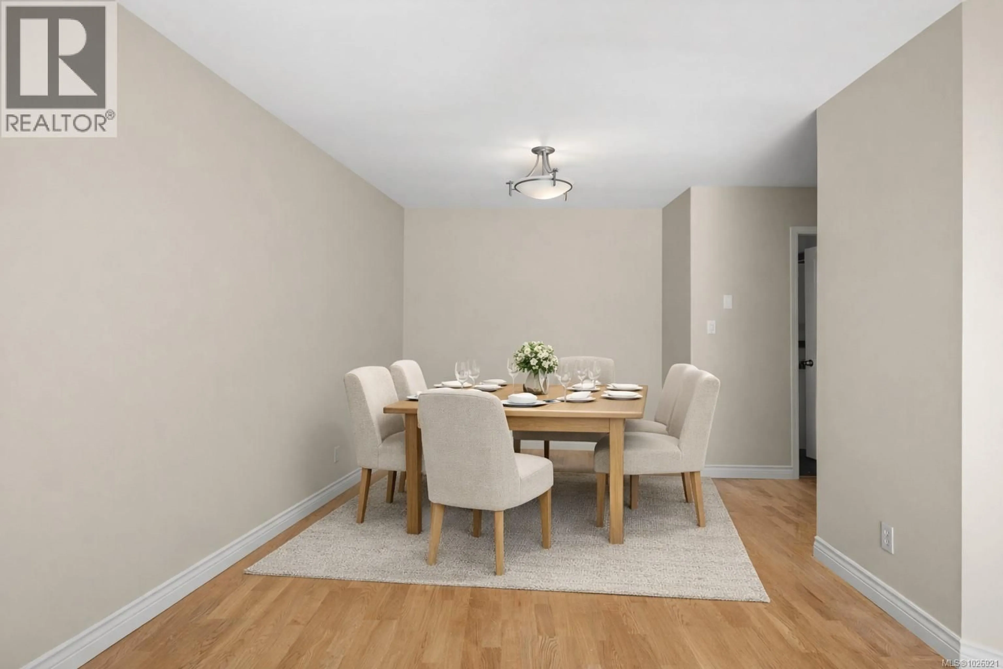 Dining room, wood/laminate floor for 10 - 33 SONGHEES ROAD, Victoria British Columbia V9A7M6