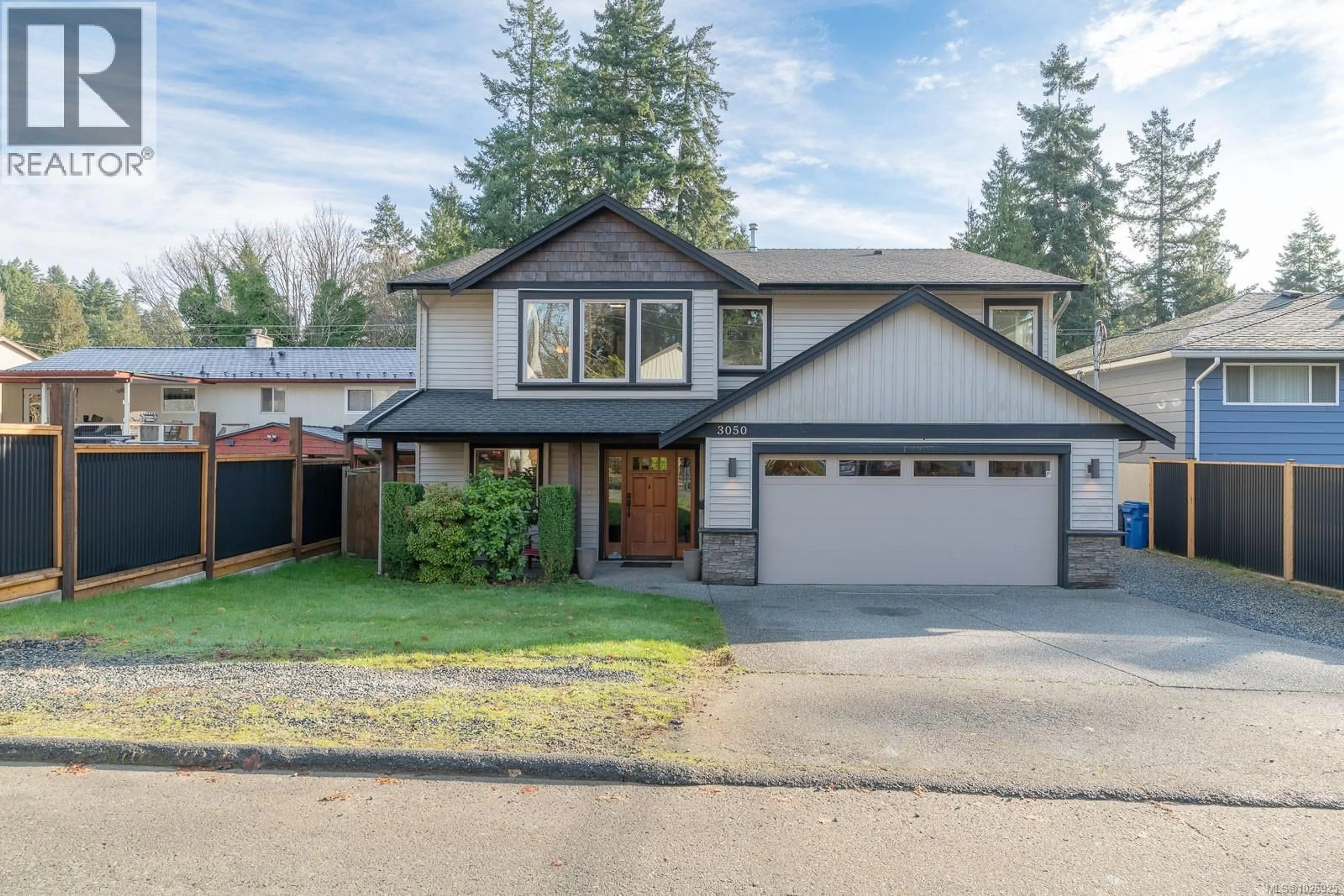 Home with vinyl exterior material, street for 3050 CHARLES STREET, Nanaimo British Columbia V9T2Y1