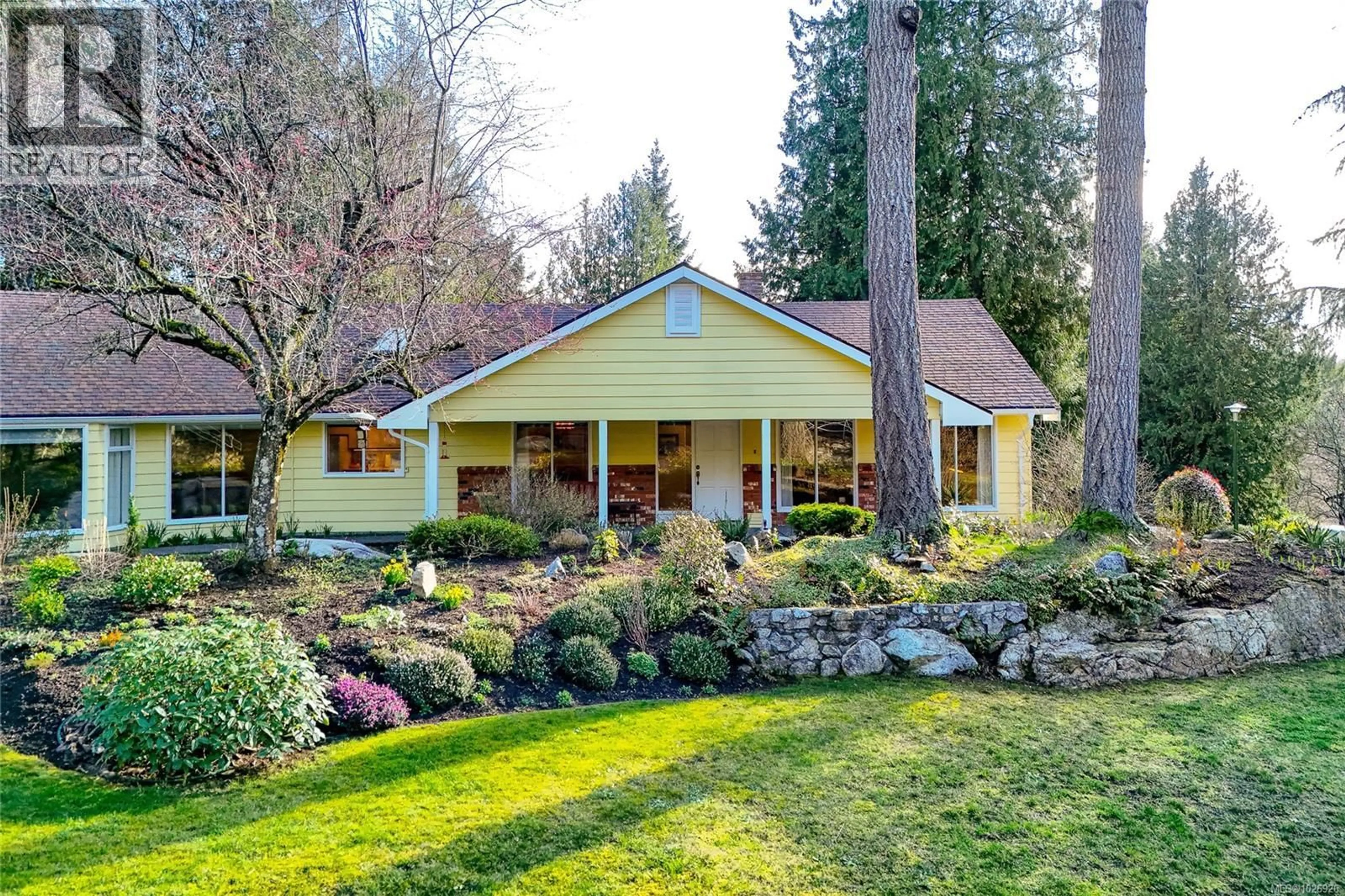 Home with vinyl exterior material, street for 1751 SPIEDEN PLACE, North Saanich British Columbia V8L4W2