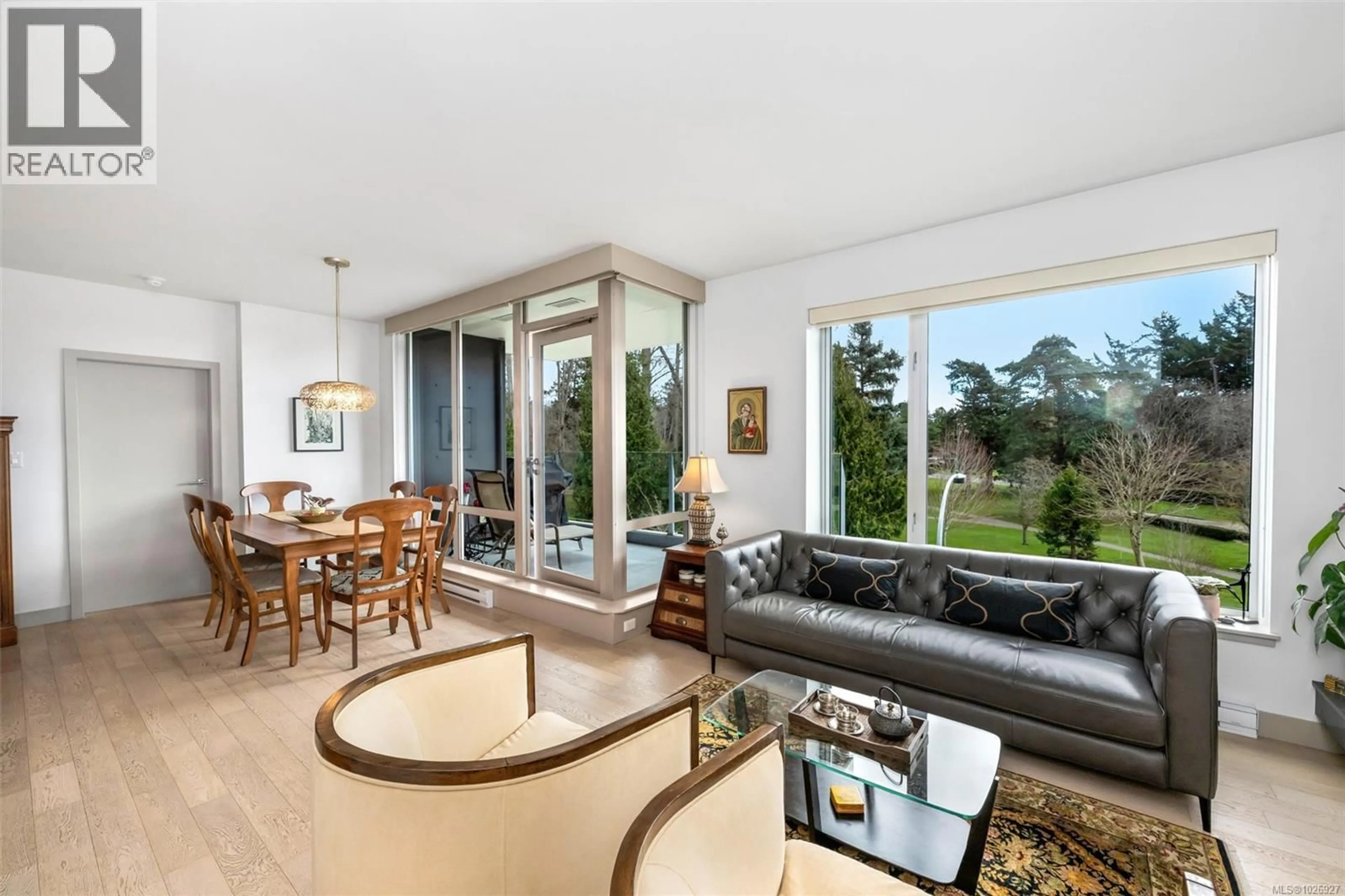 Living room with furniture, unknown for 402 - 200 DOUGLAS STREET, Victoria British Columbia V8V2P2