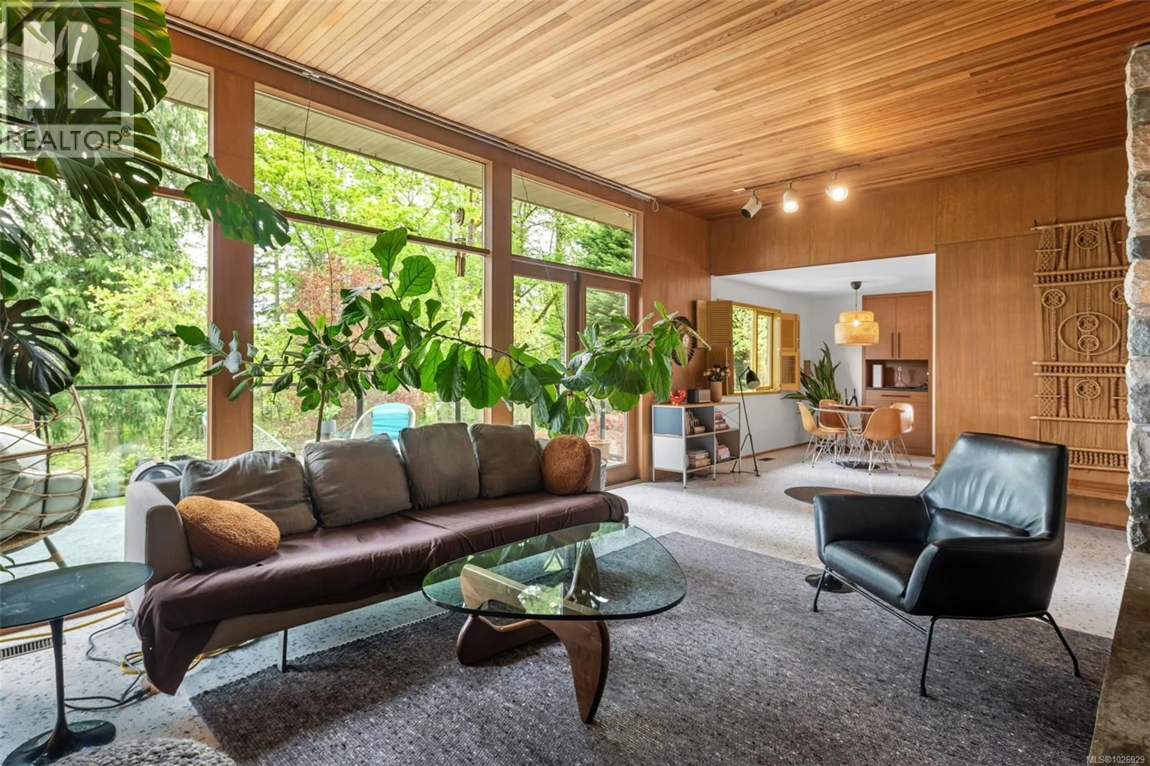 Living room with furniture, unknown for 6110 GRIEVE ROAD, Duncan British Columbia V9L2H1