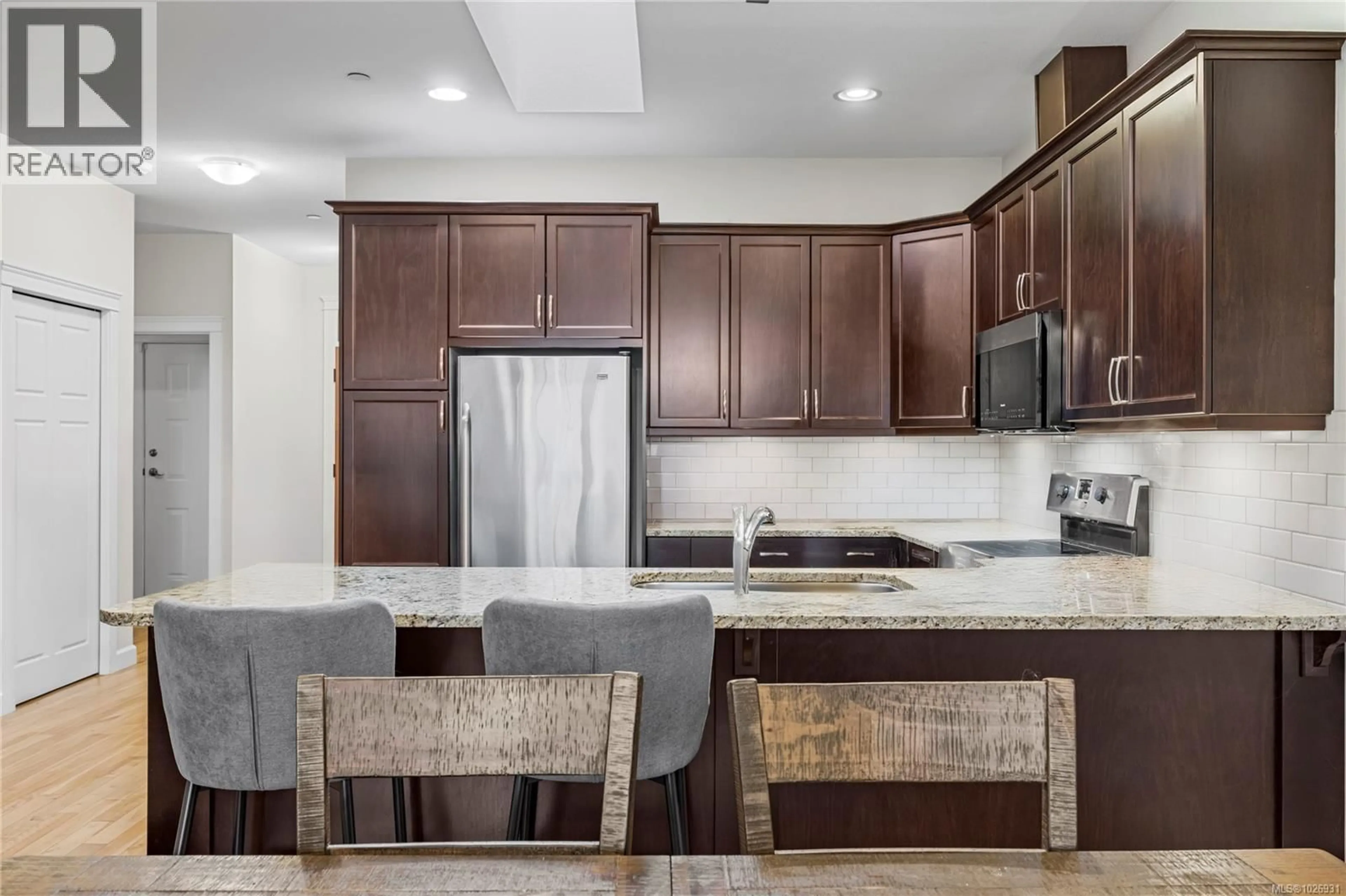 Open concept kitchen, unknown for 103 - 4921 CORAL WAY, Nanaimo British Columbia V9V0A3