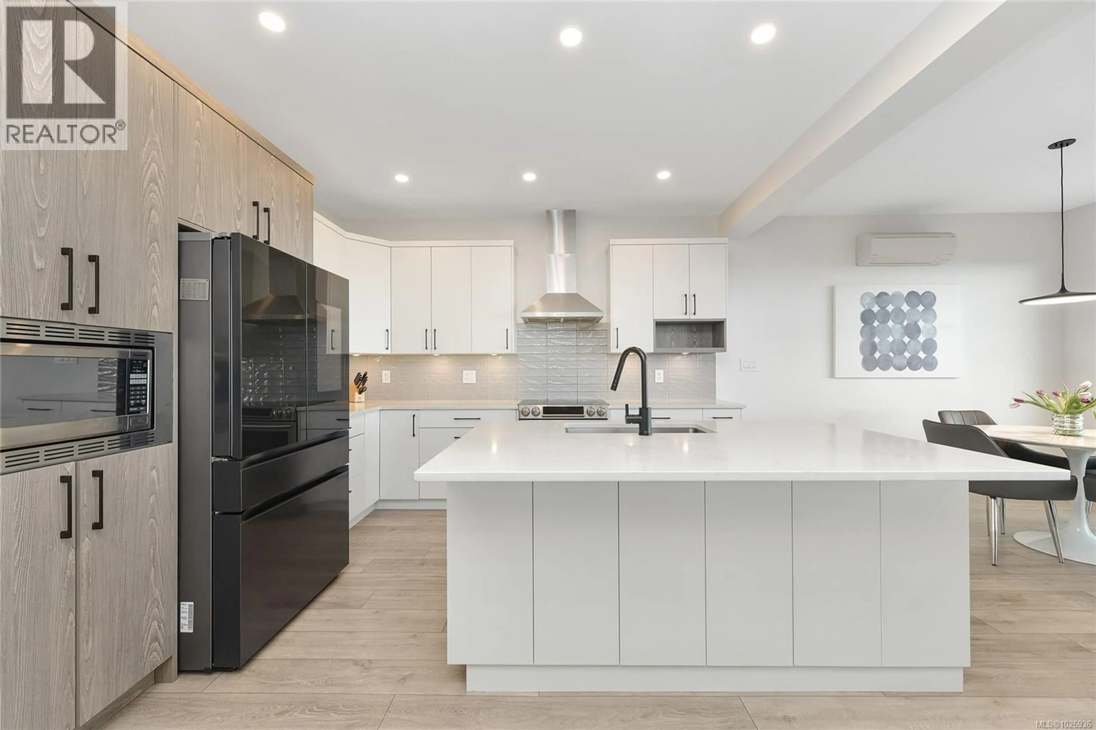 Open concept kitchen, ceramic/tile floor for 2415 AZURITE CRESCENT, Langford British Columbia V9B0Z6