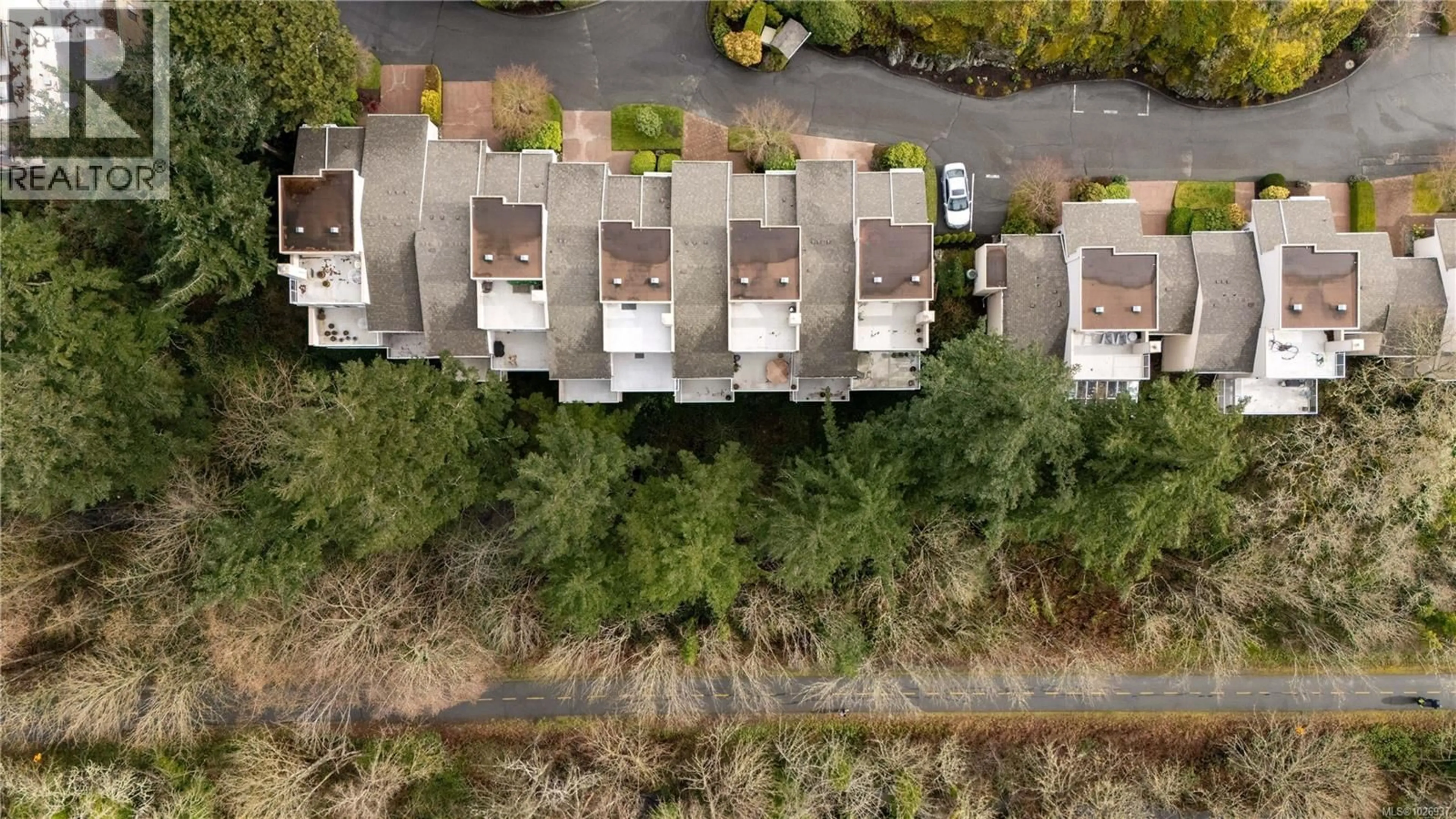 A pic from outside/outdoor area/front of a property/back of a property/a pic from drone, street for 3 - 1030 HULFORD STREET, Saanich British Columbia V8X3B6