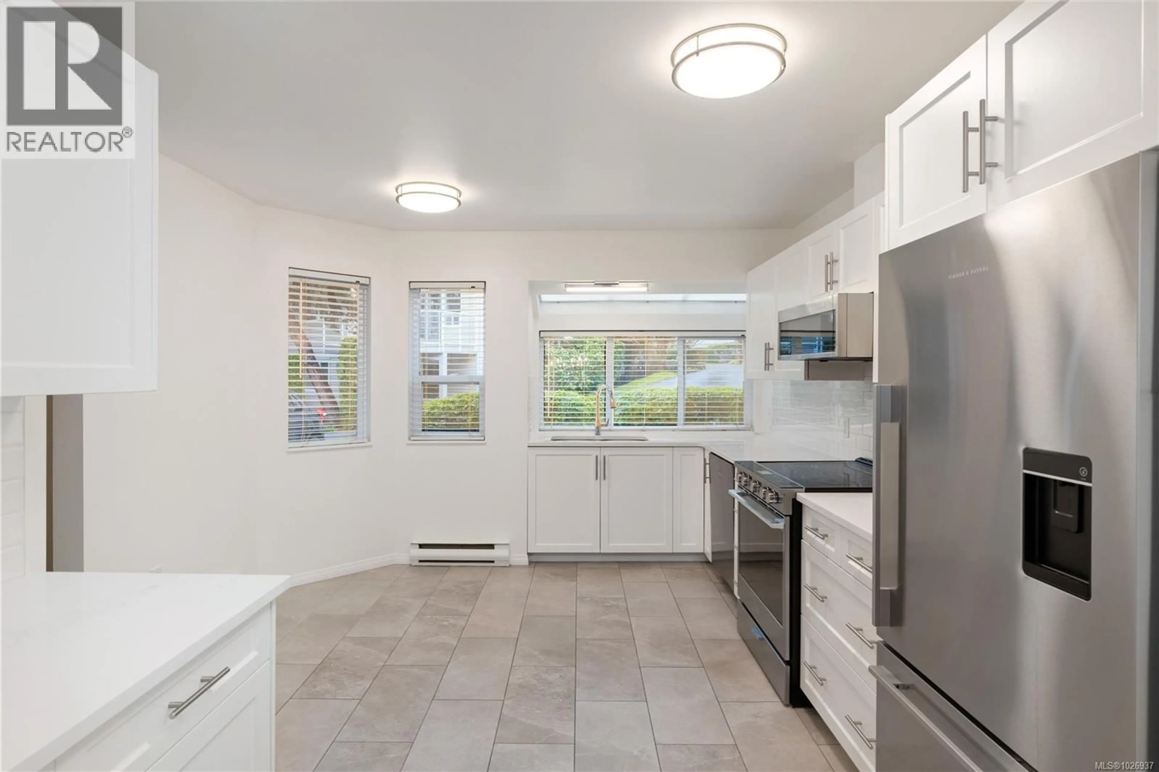 Unknown for 3 - 1030 HULFORD STREET, Saanich British Columbia V8X3B6